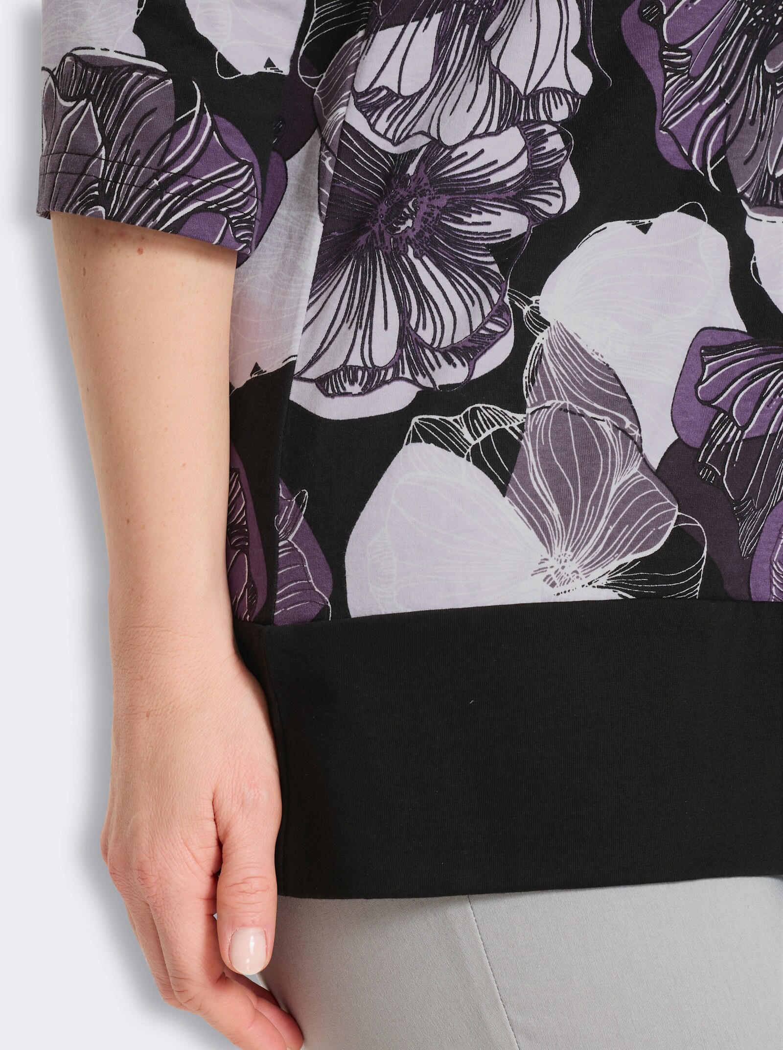 Longshirt in figurfreundlicher A-Linie - lila-schwarz-bedruckt
