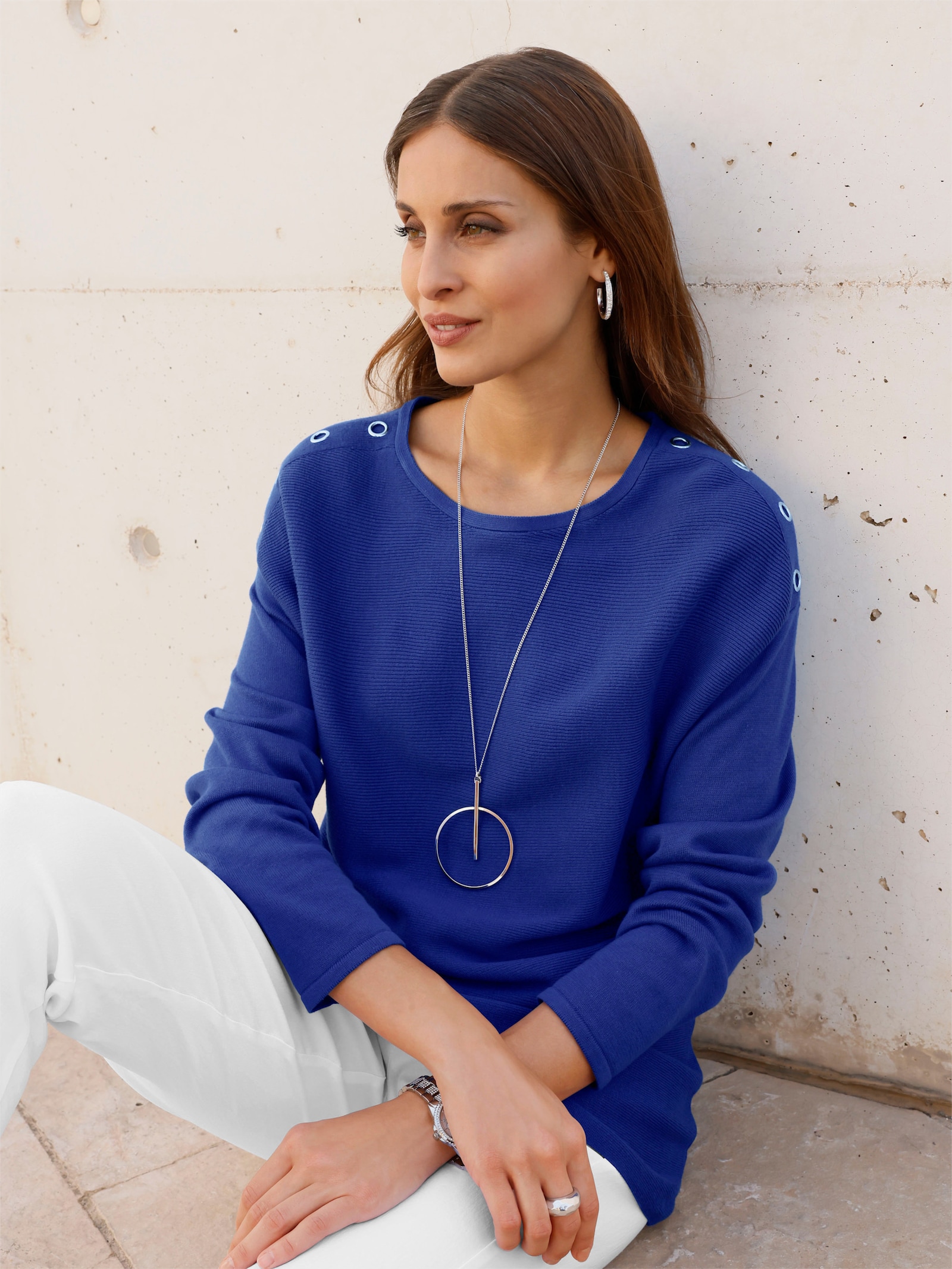 Strickpullover mit Zierösen - royalblau