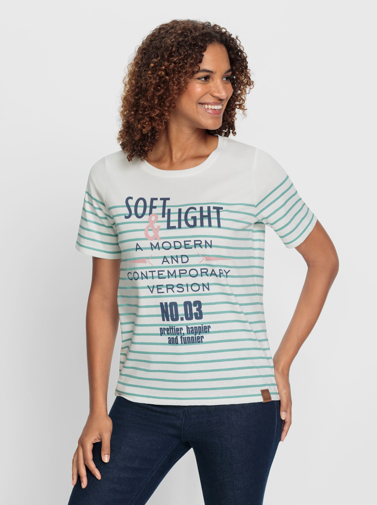 Kurzarmshirt aus zertifizierter Bio-Baumwolle - ecru-salbei-bedruckt