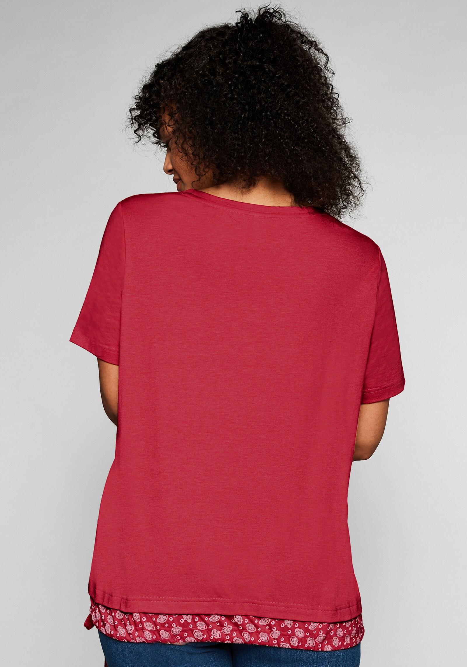 sheego Kurzarmshirt in 2-in-1-Optik - mohnrot