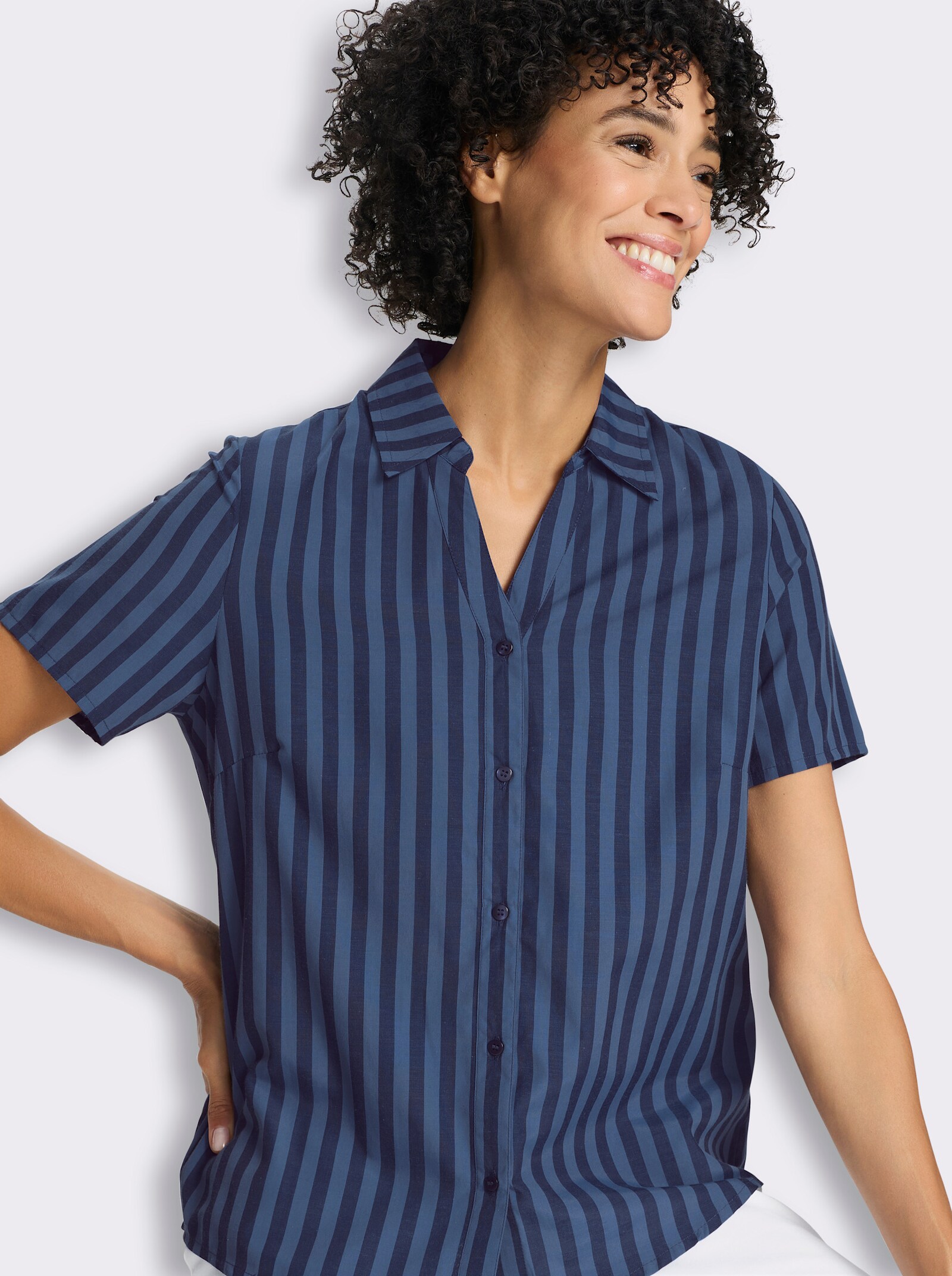 Kurzarm-Bluse mit Längsstreifen - dunkelblau-gestreift