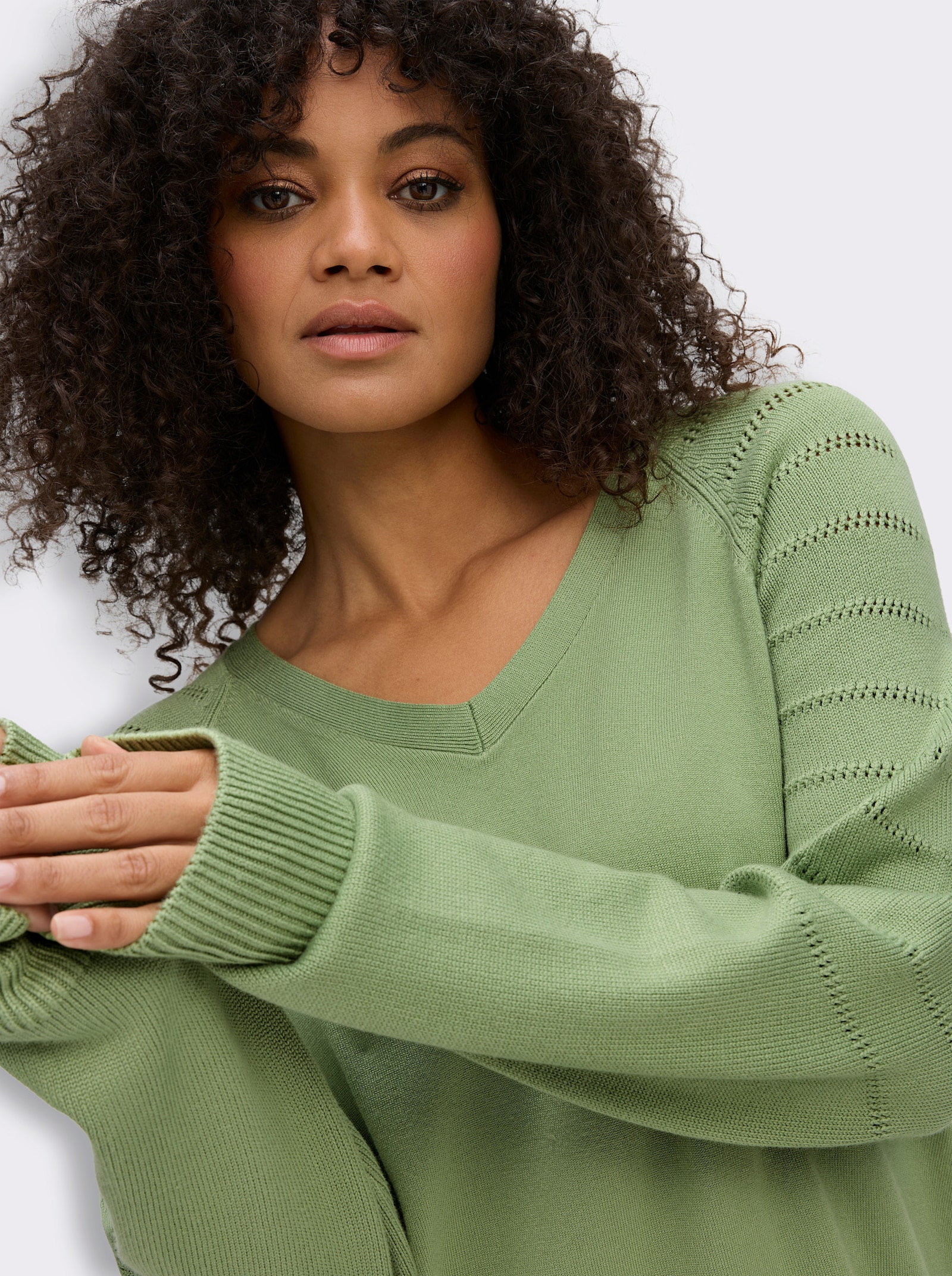 sheego V-Ausschnitt-Pullover mit Ajourmuster-Details - eucalyptus