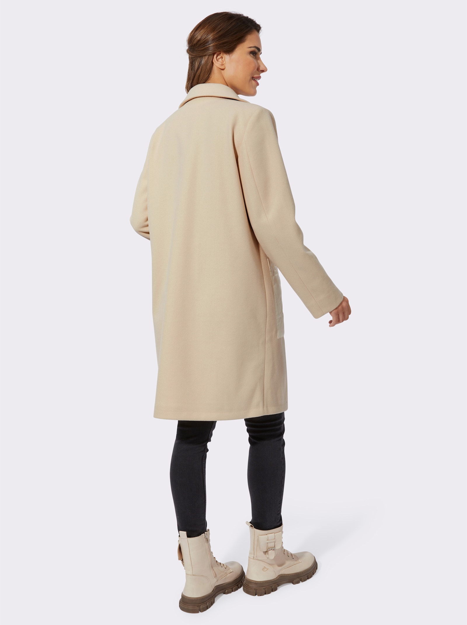 Korte mantel in materiaalmix - zand