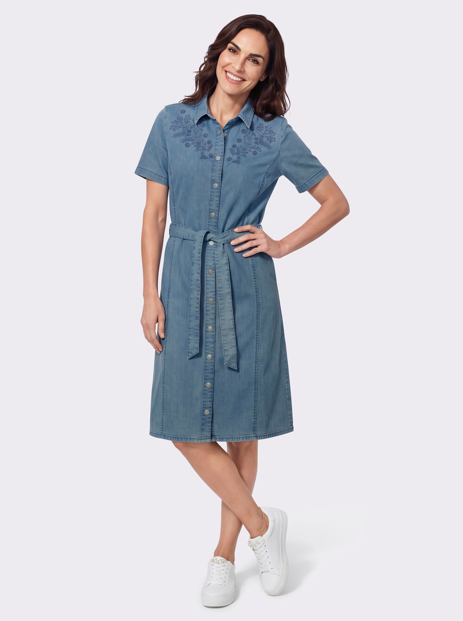 Jeanskleid mit floraler Stickerei - blue-bleached