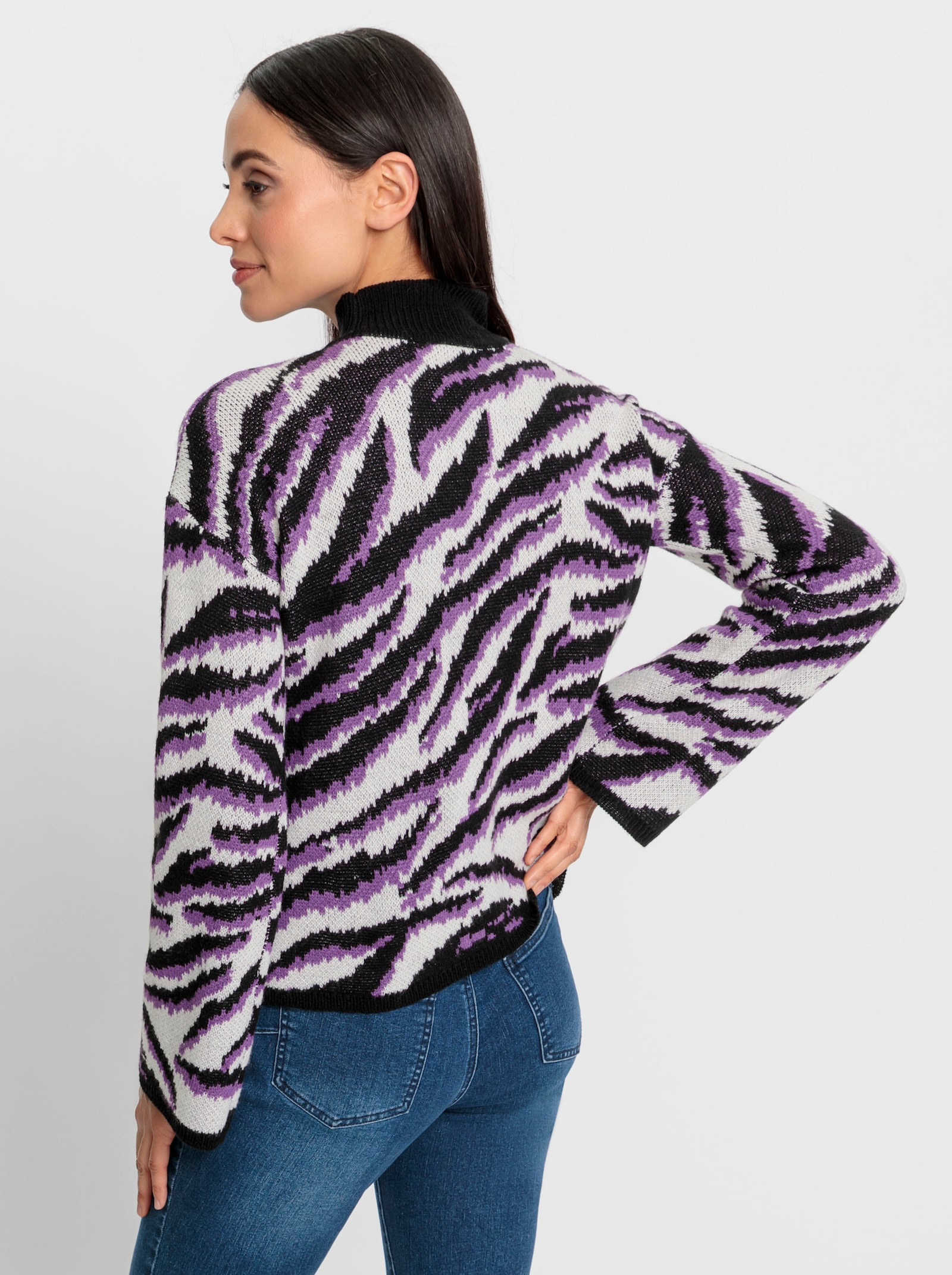heine Jacquardpullover in kurzer Form - schwarz-lila-gemustert