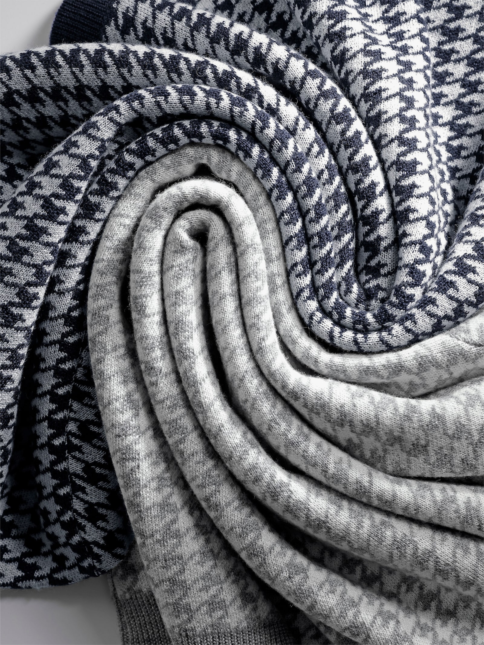 CREATION L PREMIUM Strickpullover aus Wolle - marine-champagner-gemustert