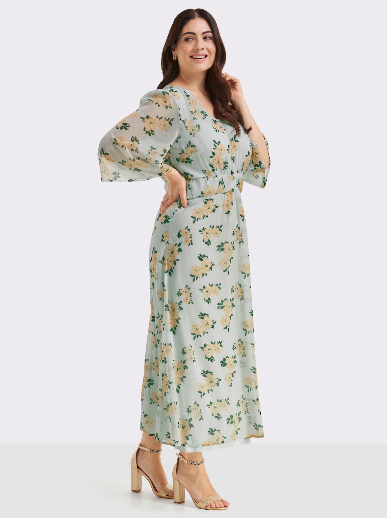 sheego Chiffonkleid mit Blumenprint - zartmint-apricot-gemustert