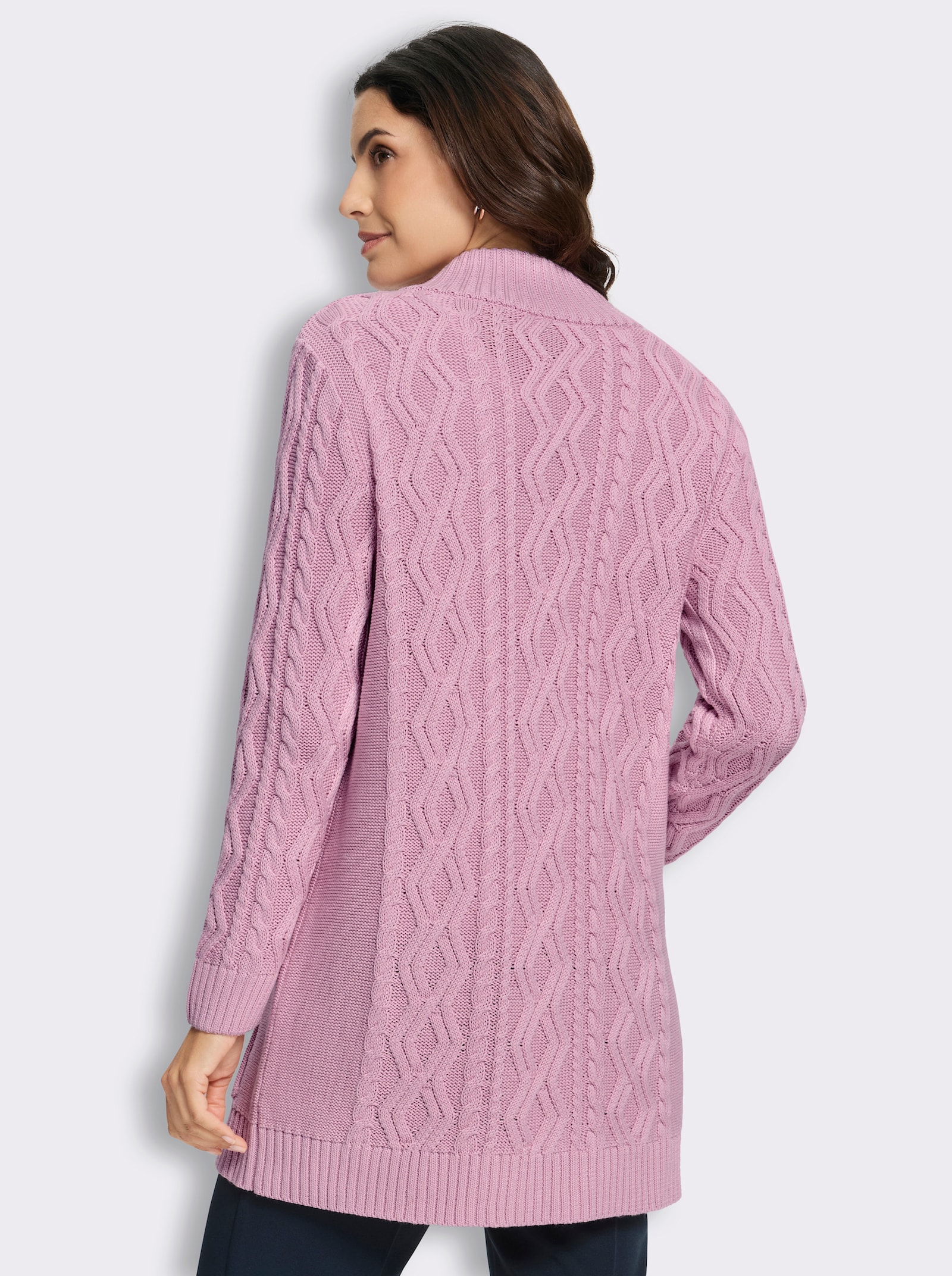 Longstrickjacke mit Zopfmuster rundum - rosé
