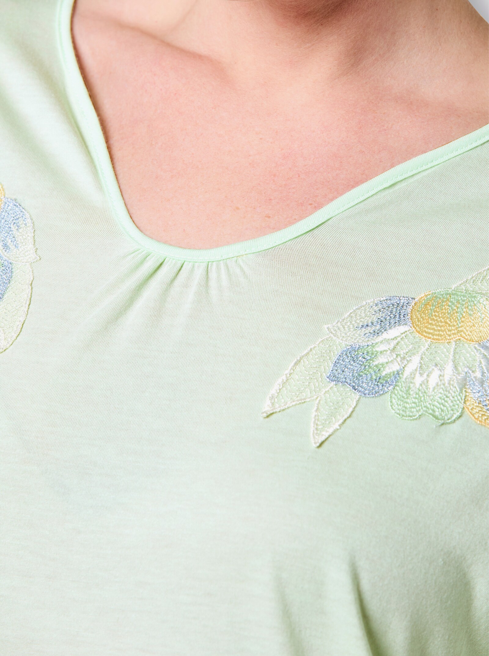 wäschepur Nachthemd mit Spitze - lindgrün