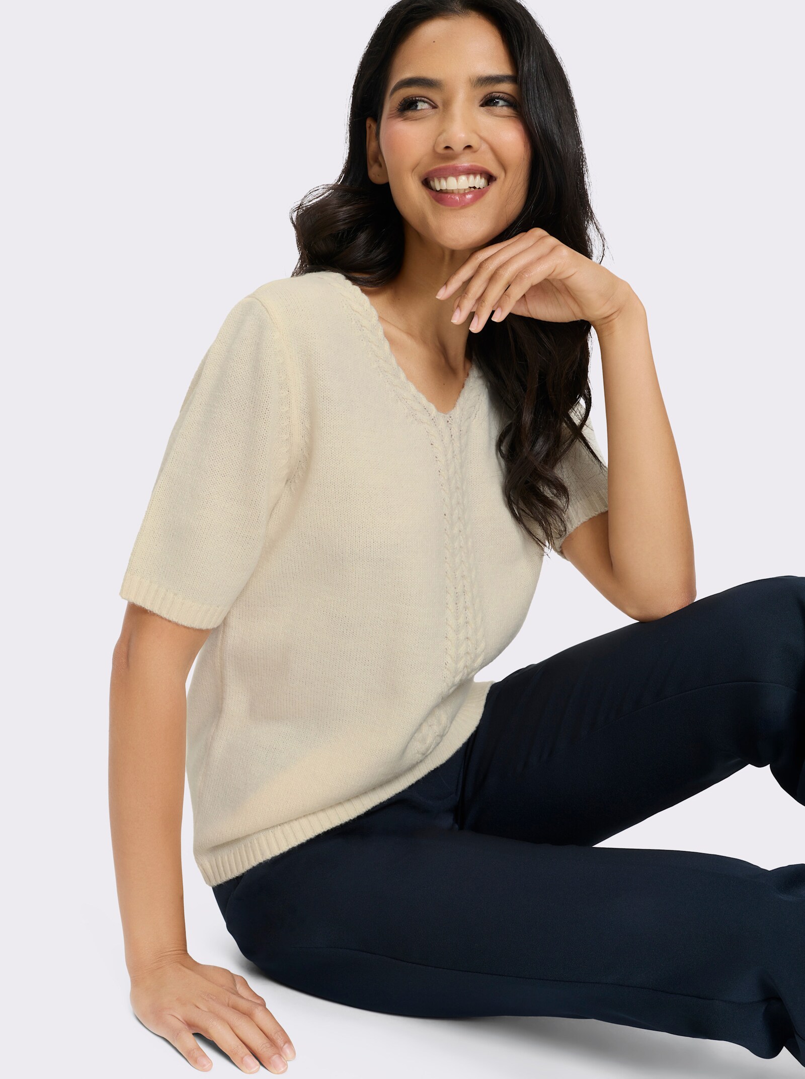 V-Ausschnitt-Pullover mit Ripp-Abschlüssen - champagner