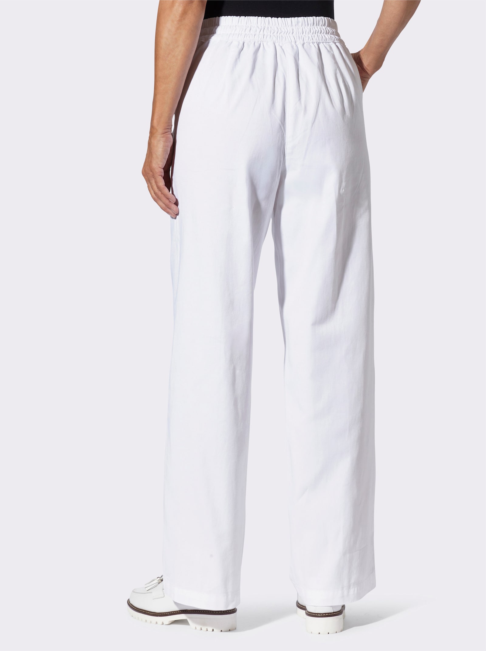 High-waist-Jeans mit weiten Hosenbeinen - weiss