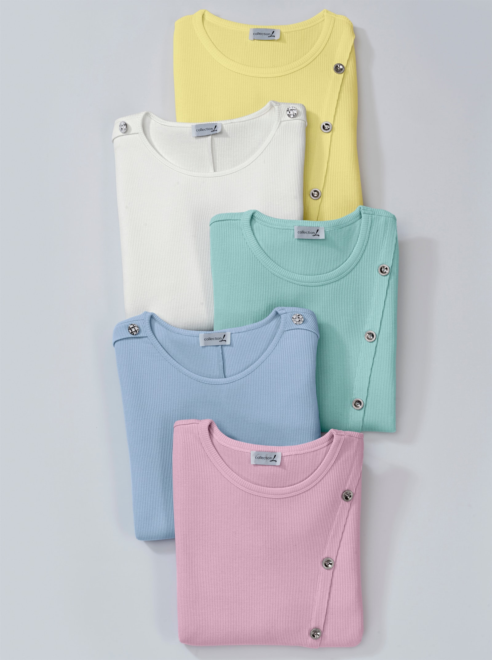 Kurzarmshirt mit Schmuckknöfen an der Schulter - ecru