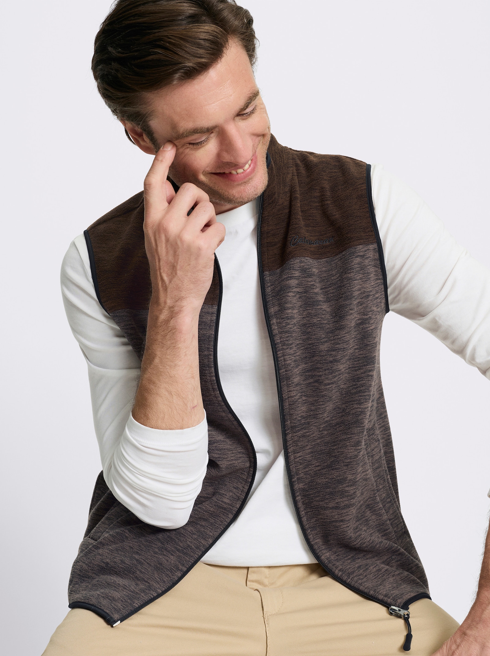 Catamaran Fleecejacke mit kontrastfarbiger Stickerei - dunkeltaupe-meliert