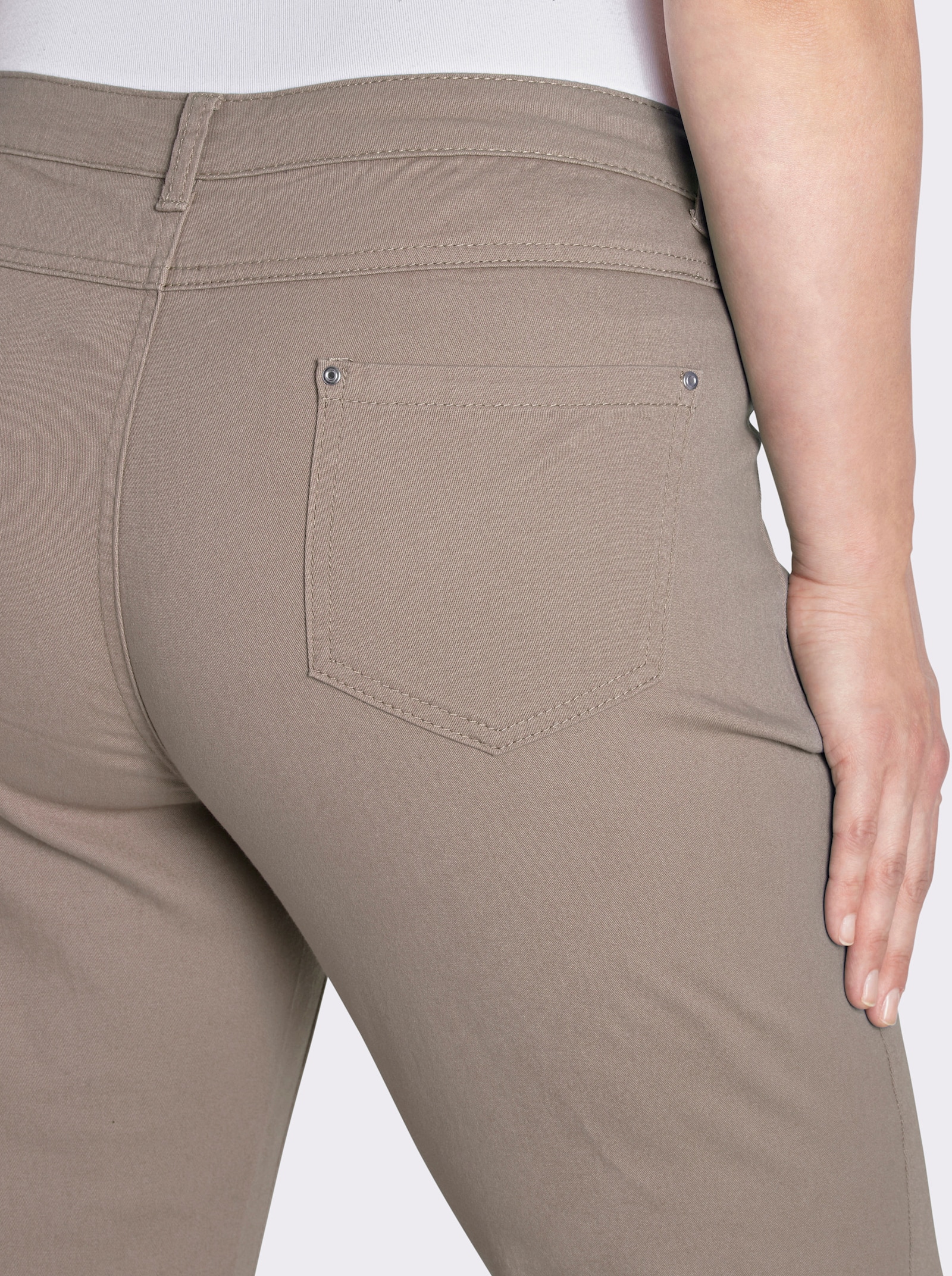 Jeans mit Knopfleiste statt Reißverschluss - taupe