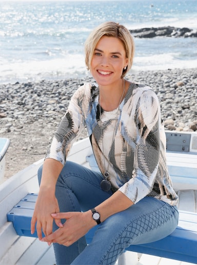 Rundhalsshirt mit Allover-Druck - mittelblau-camel-bedruckt