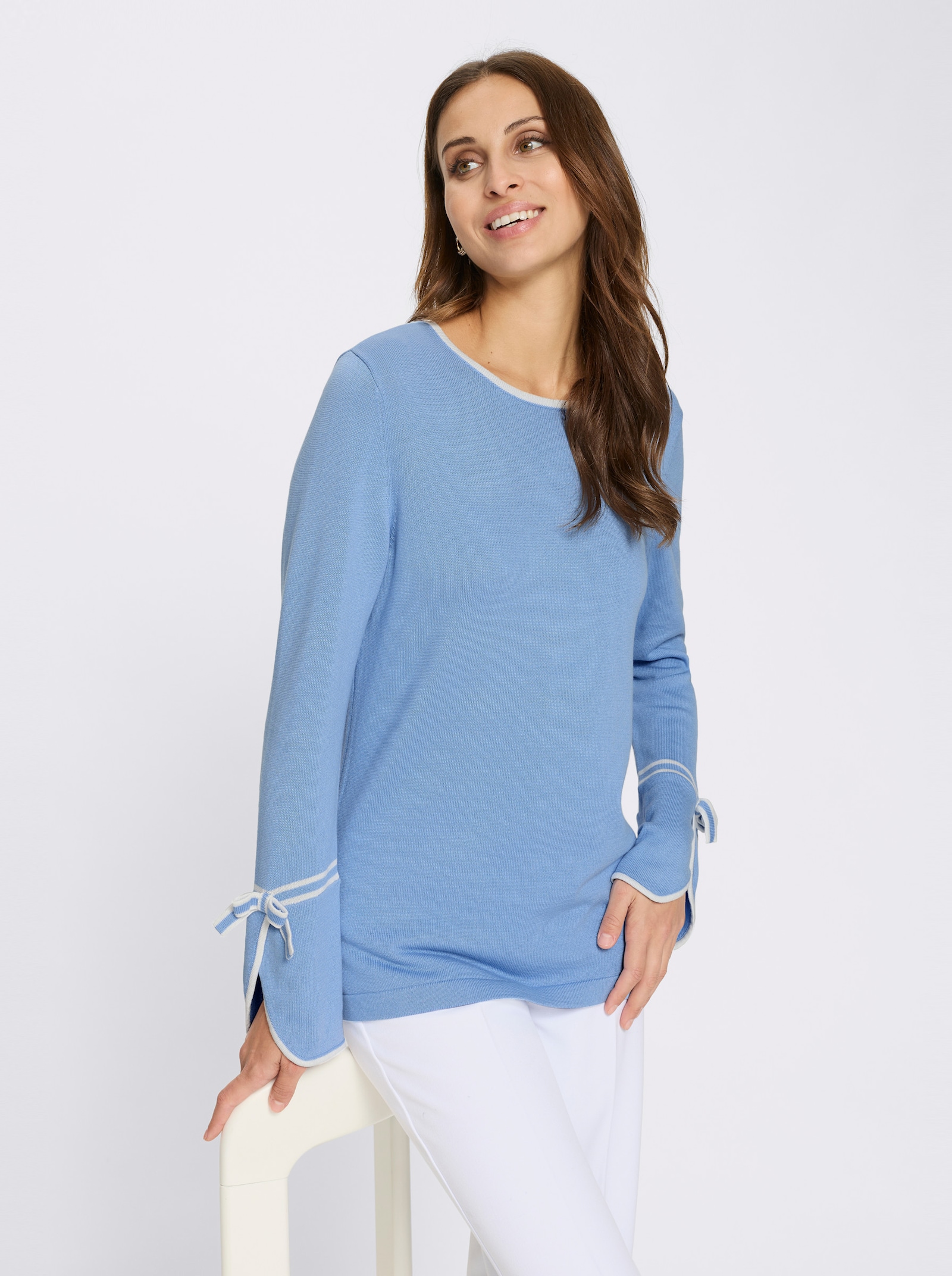 Pullover mit Schleifen - himmelblau