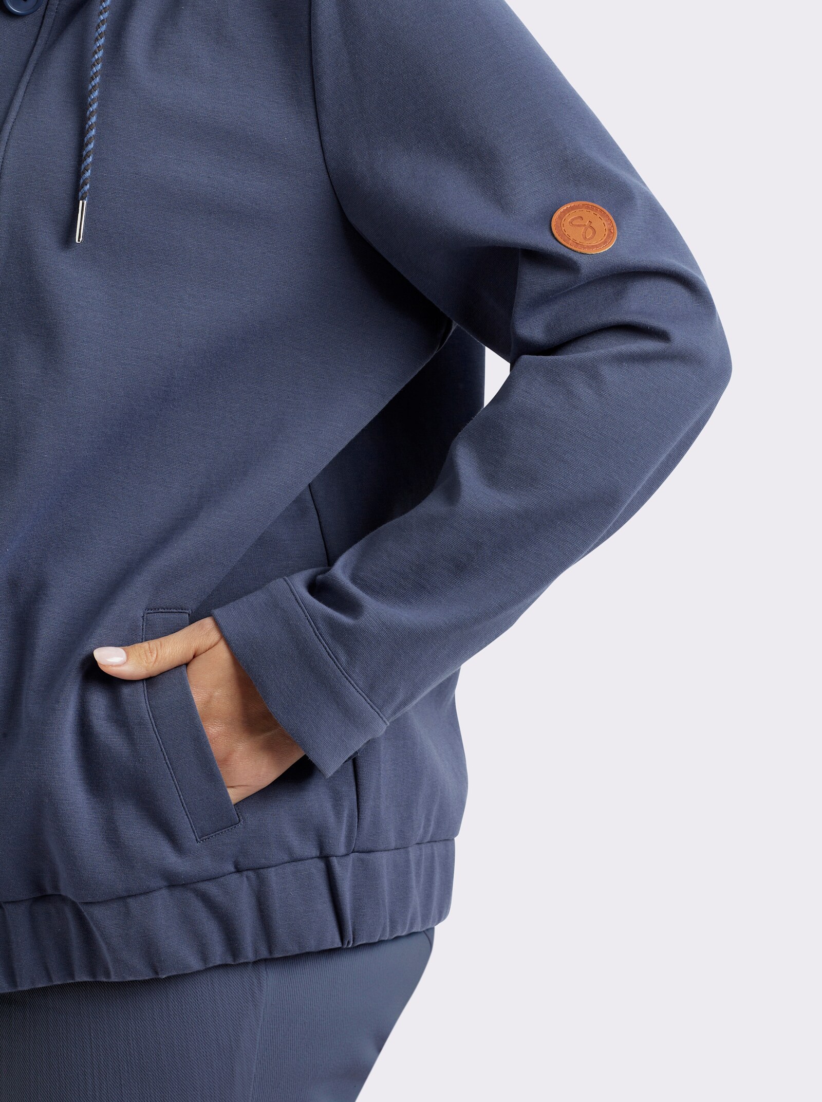 sheego Shirtjacke mit Kapuze - rauchblau