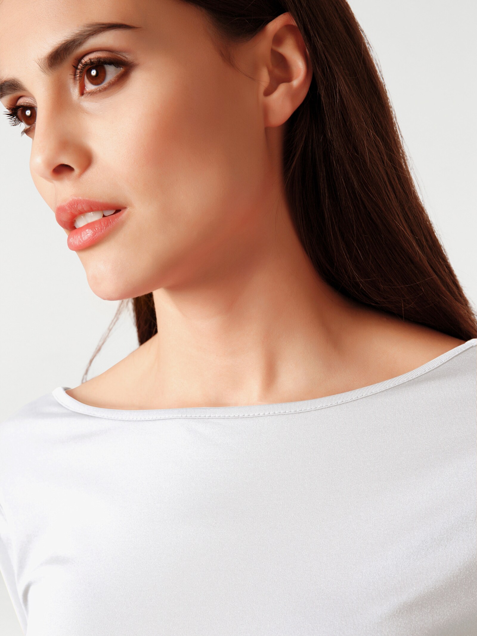 heine Shirt met korte mouwen en V-hals achter - wit