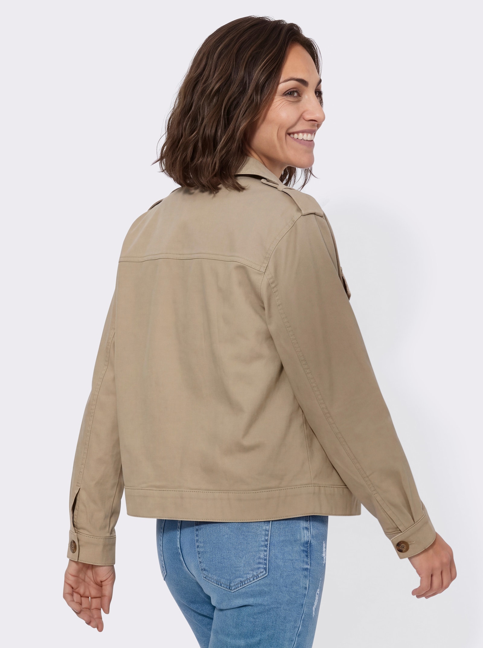 Jeansjacke mit Pattentaschen - beige