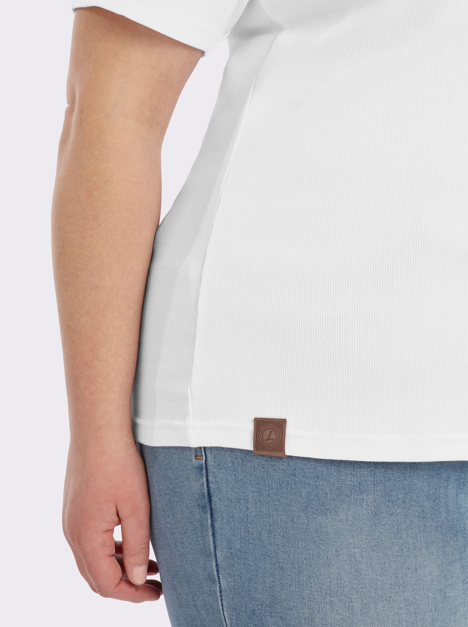 Poloshirt mit Ösen-Verzierung - weiß