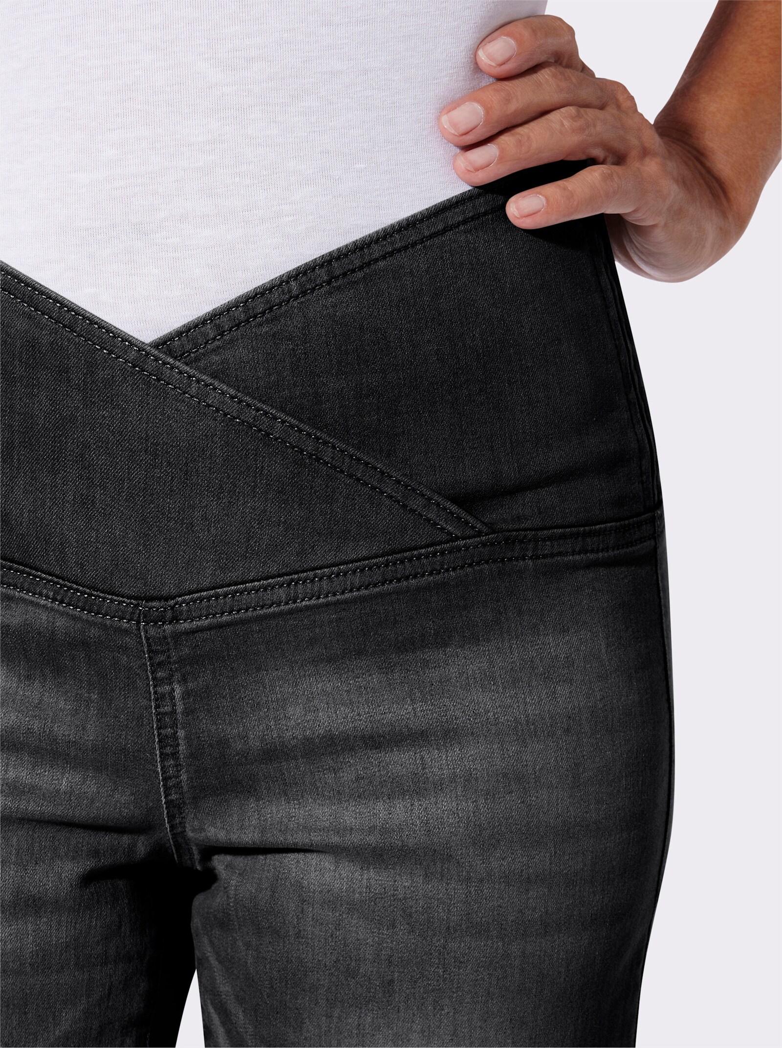 Jeansbermudas mit seitlichem Reißverschluss - black denim