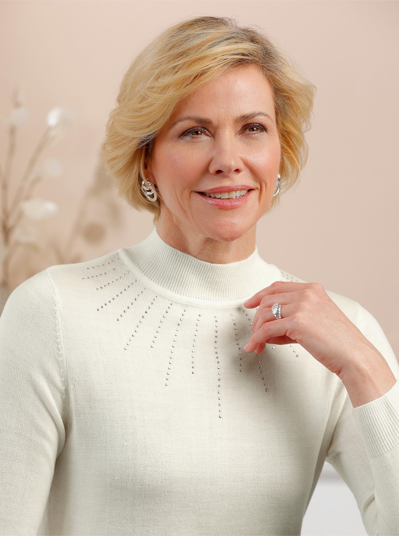 Svetr se stojáčkem s třpytivými kamínky - ecru