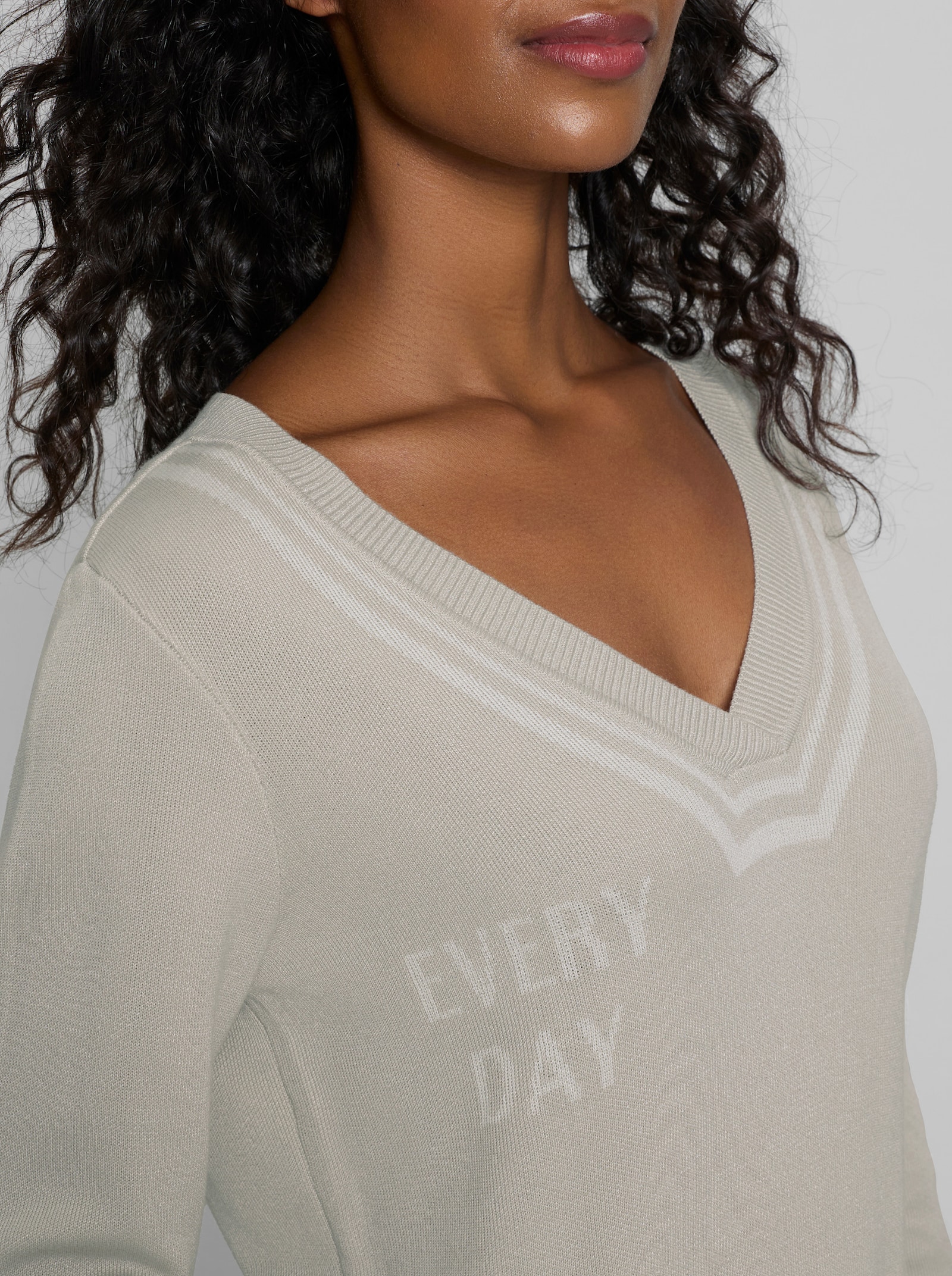 heine Pullover mit tiefem V-Ausschnitt - hellgrau-ecru