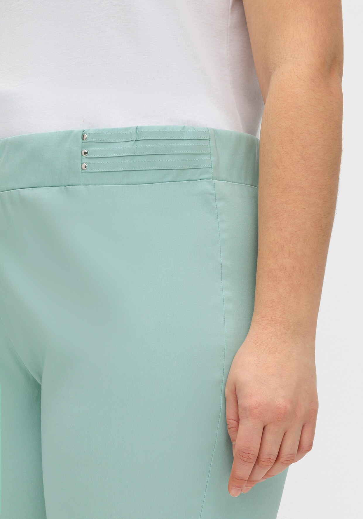 Schlupfhose mit Bügelfalten - kalkmint