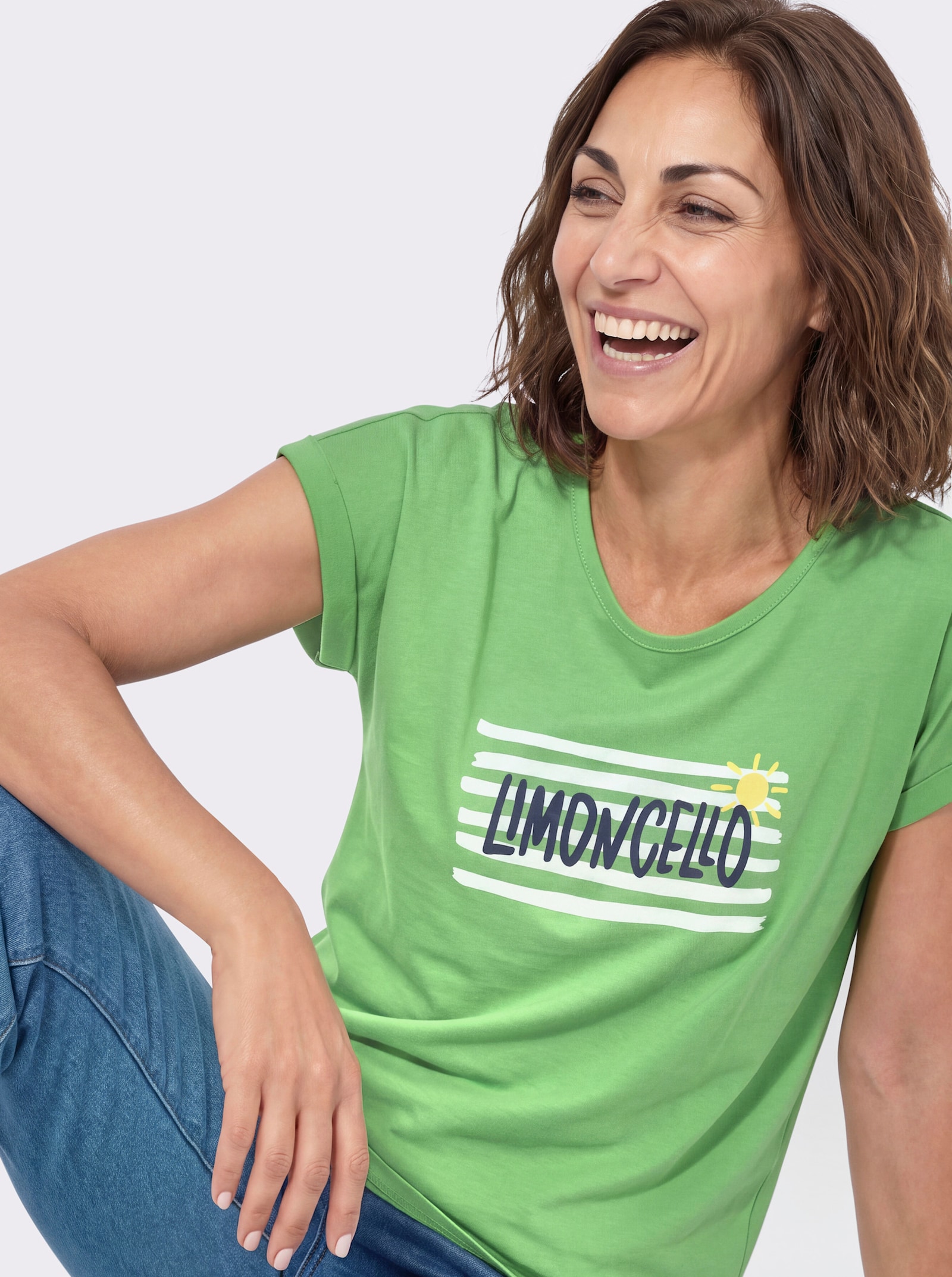 Rundhalsshirt mit platziertem Druck - apfel-ecru