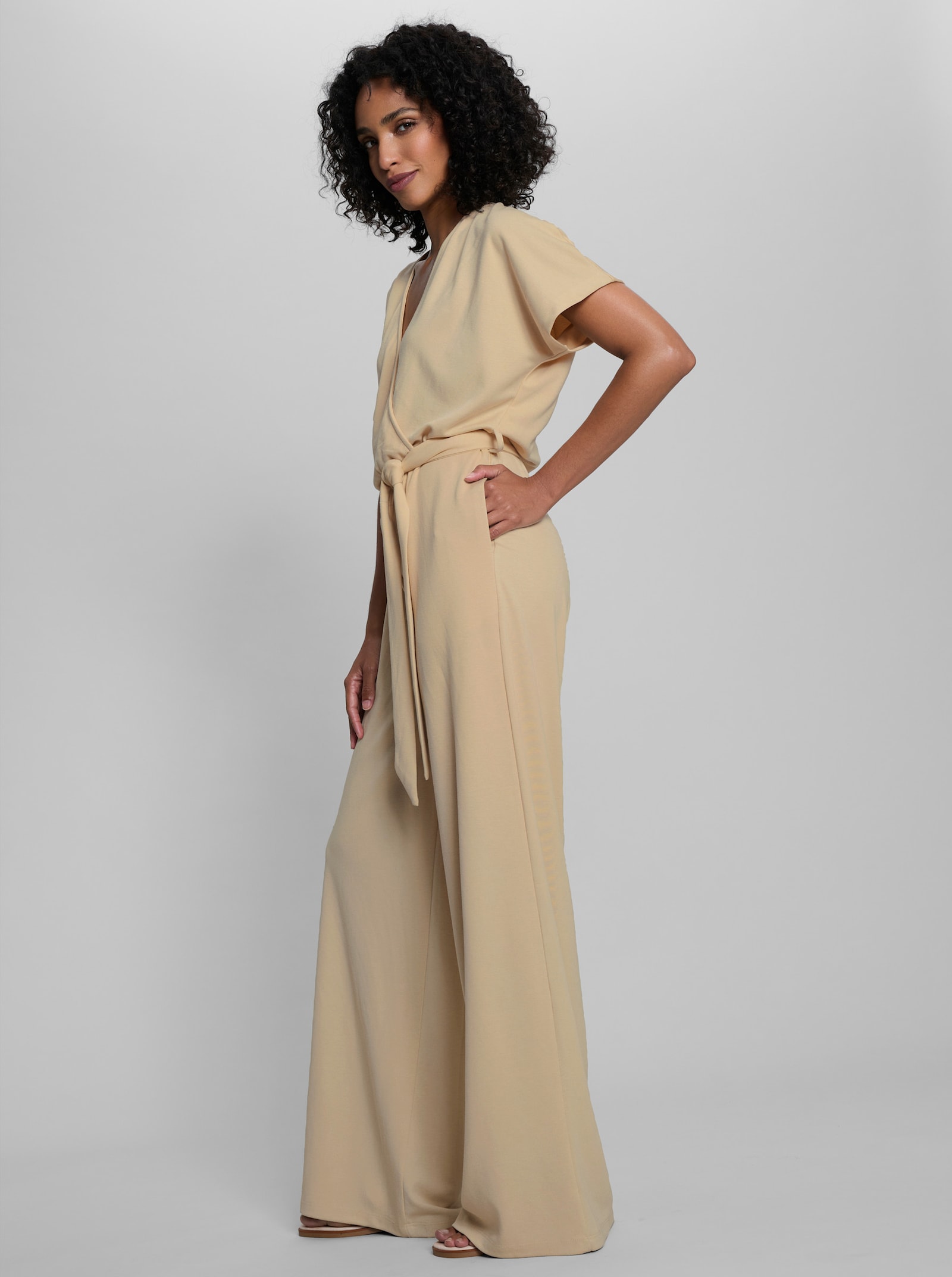 heine Jumpsuit in Wickel-Optik - sand