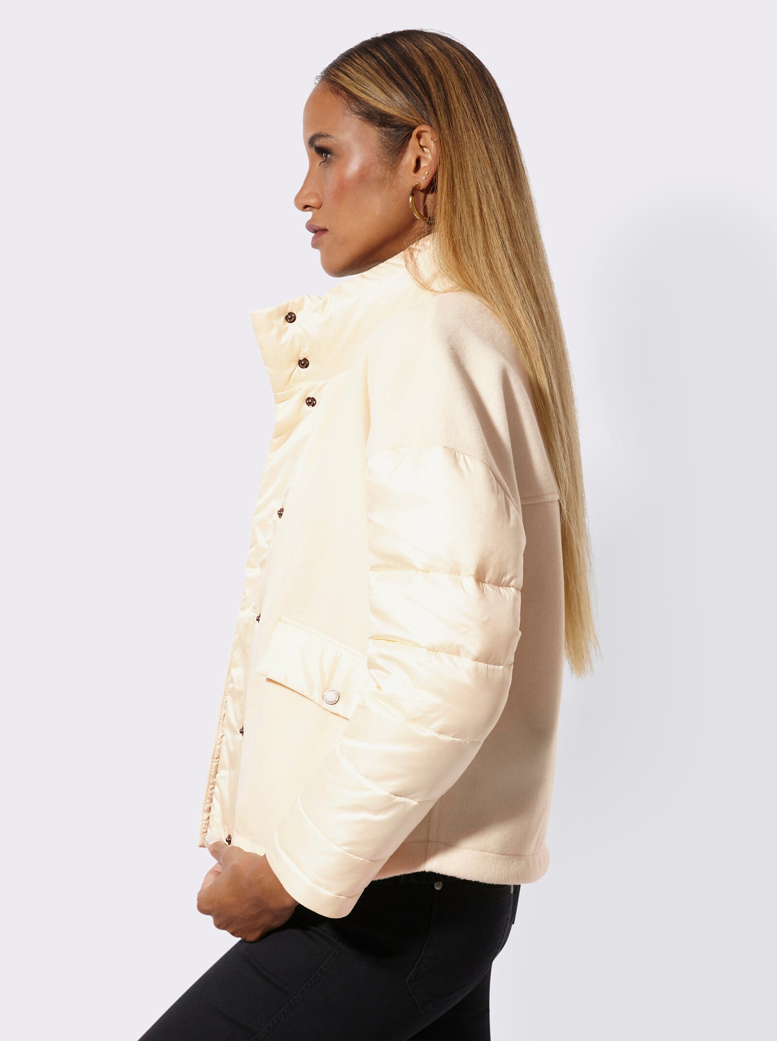 Kurzjacke im lässigen Schnitt - champagner