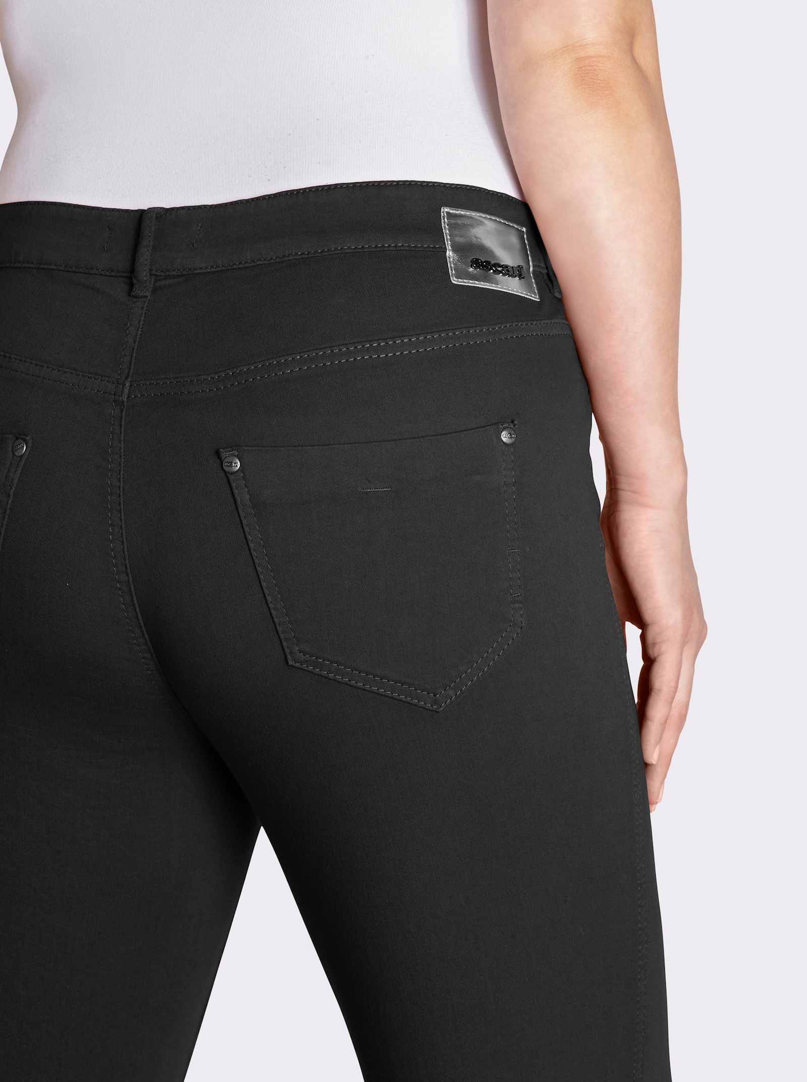 Ascari Stretch-Jeans in Röhren-Form - schwarz