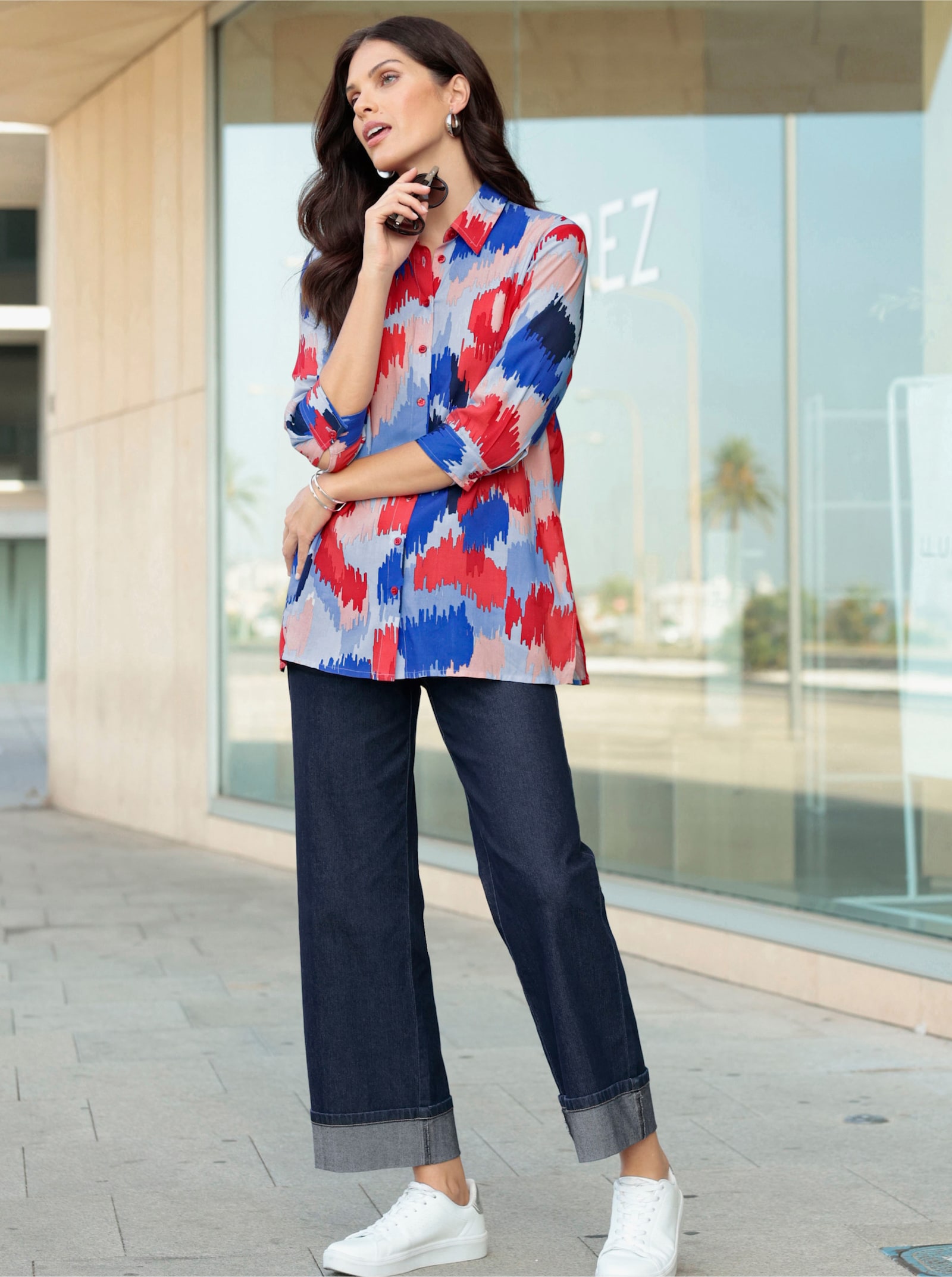 Longbluse in A-Form, aus reiner Viskose - hellblau-erdbeere-bedruckt