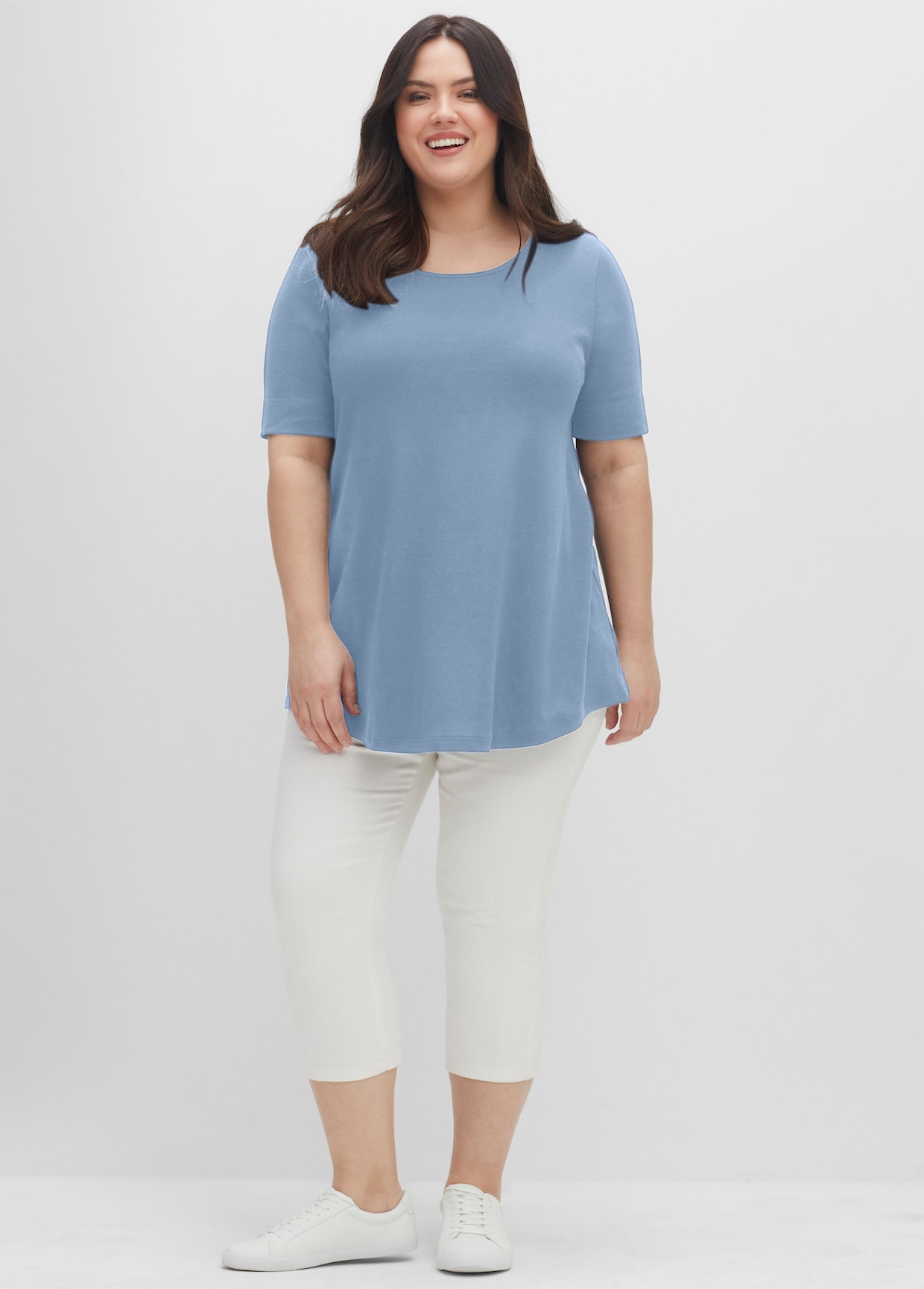 sheego Longshirt mit abgerundetem Saum - bleu