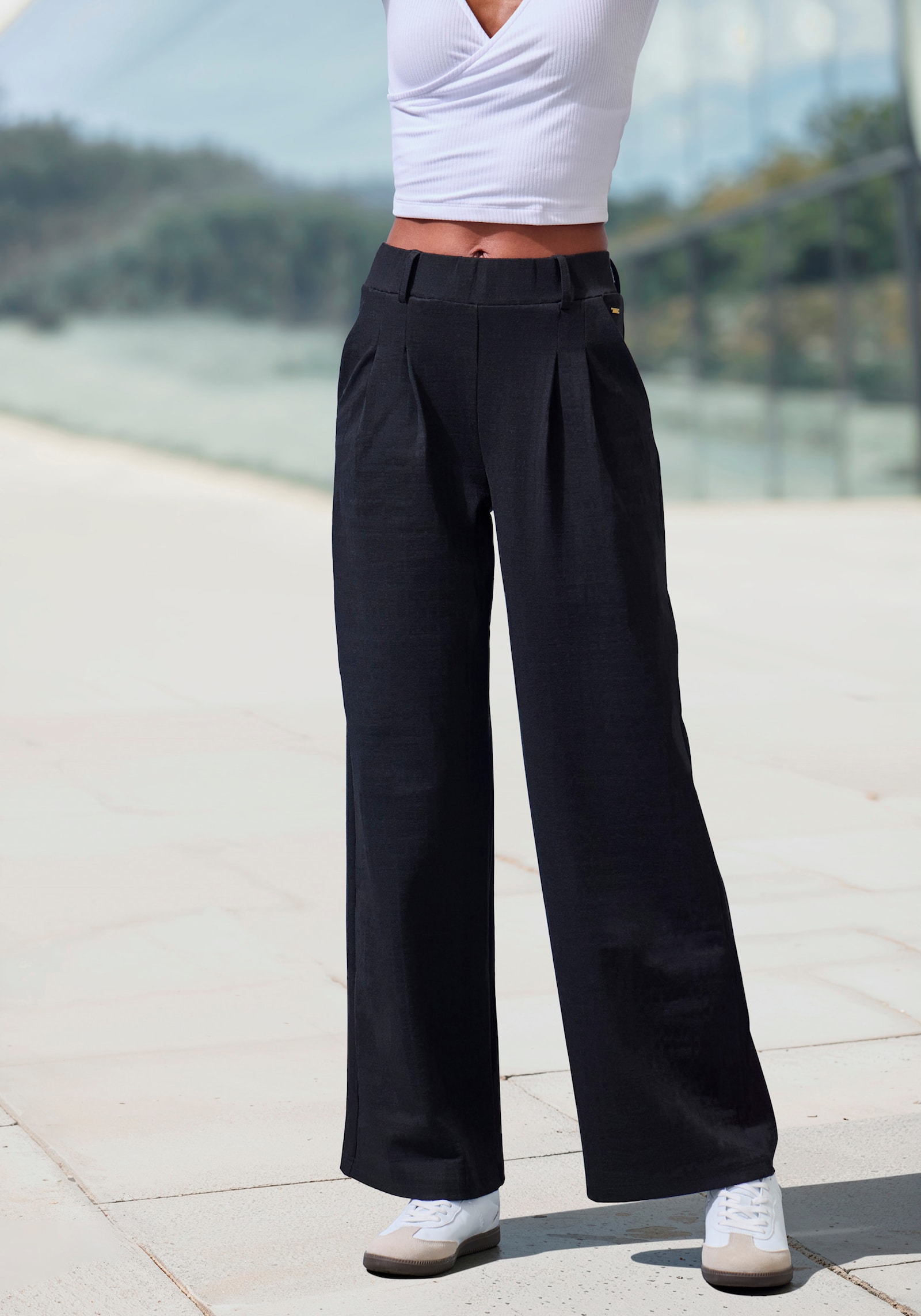 LASCANA Schlupfhose - schwarz uni