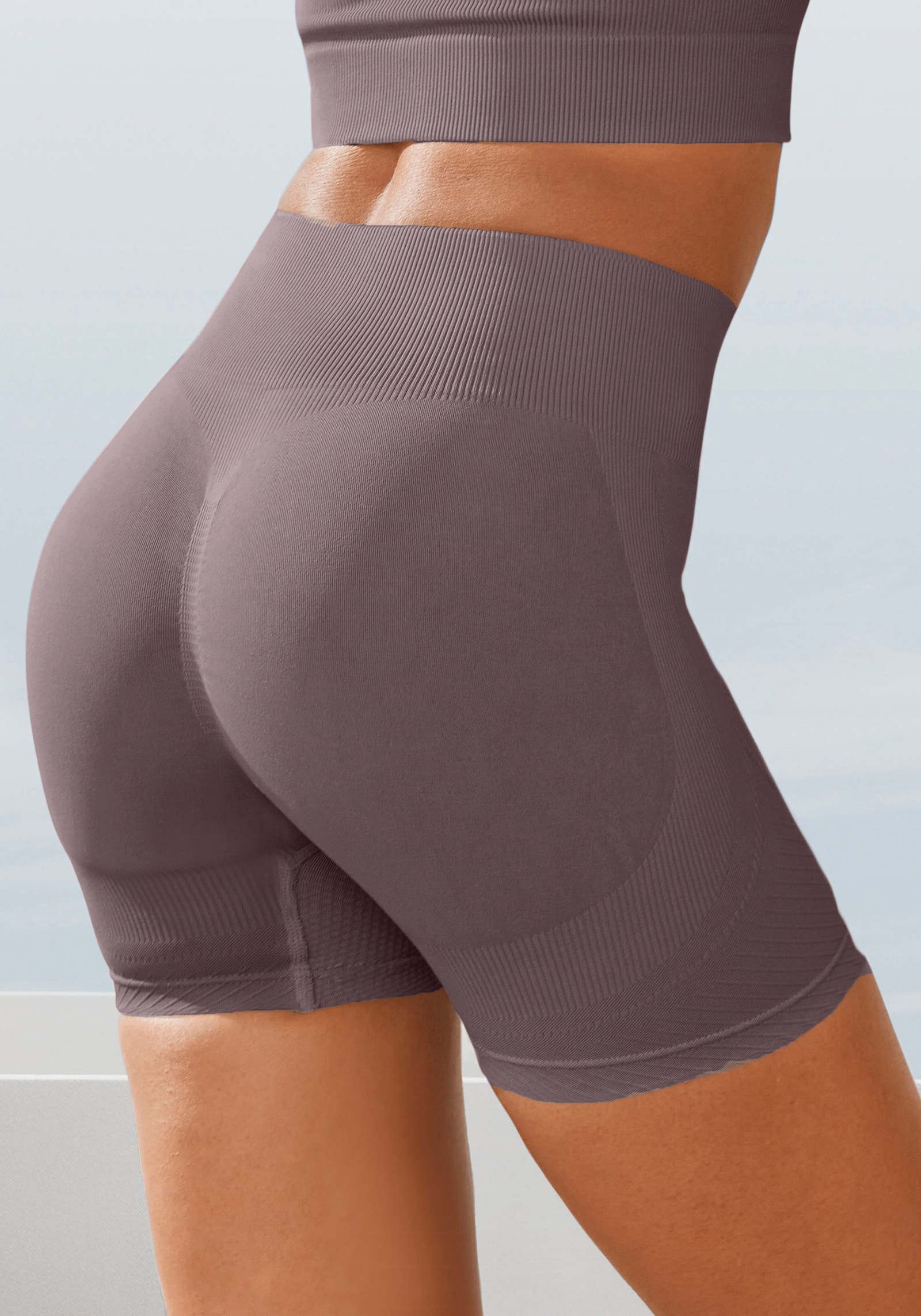 LASCANA Funktionsshorts - braun