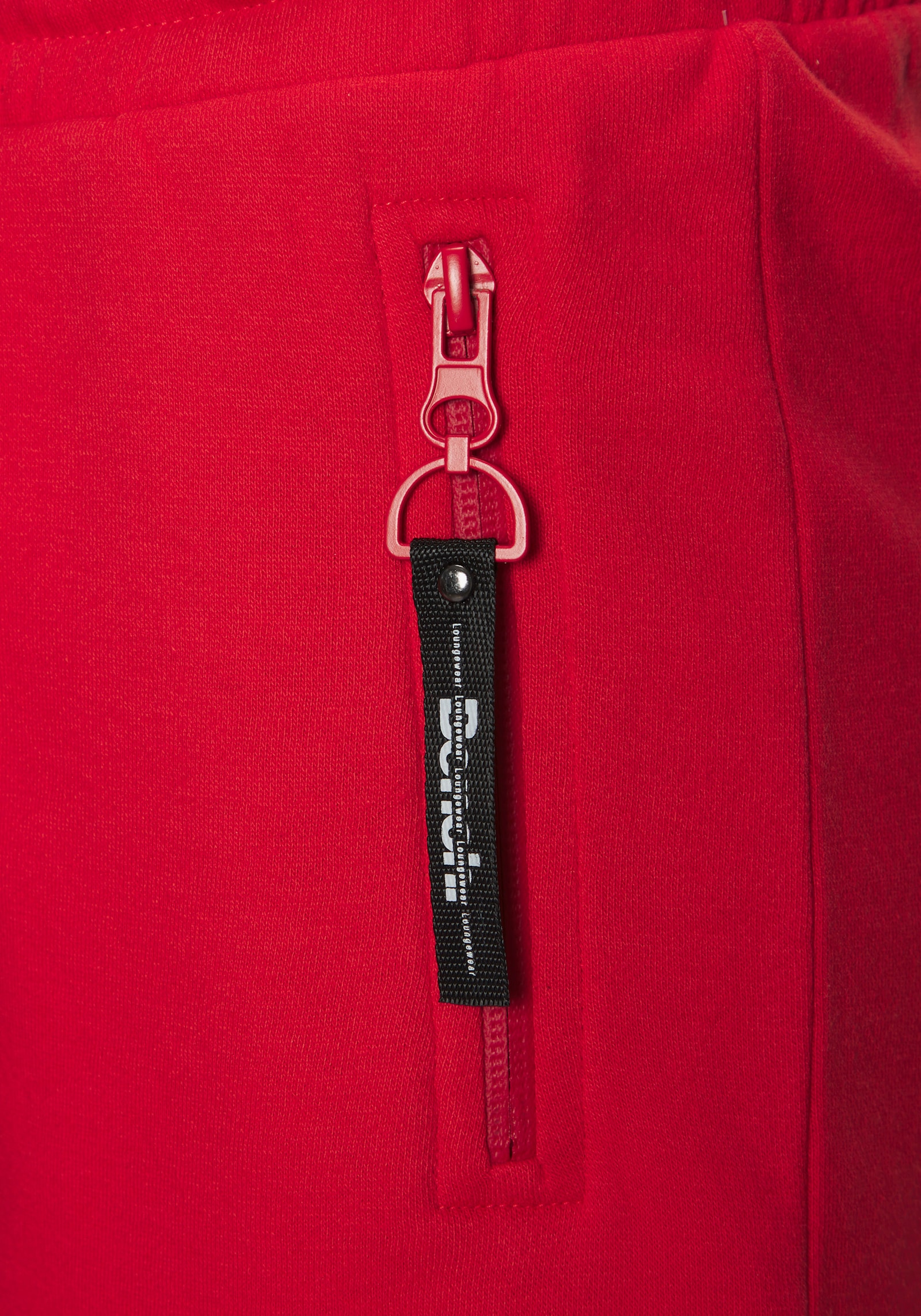 Bench. Loungewear Sweatshorts - rot