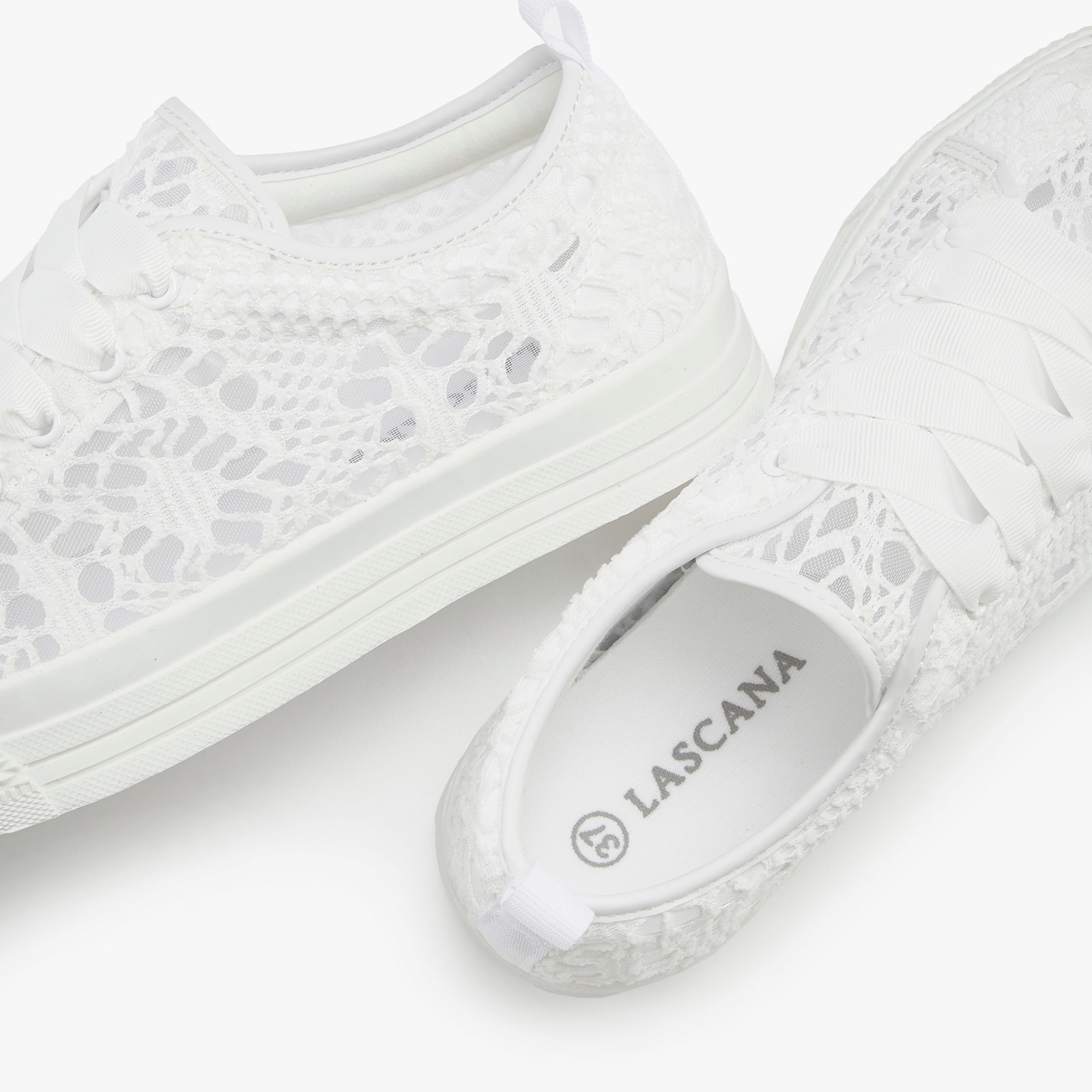 LASCANA Sneaker - weiß