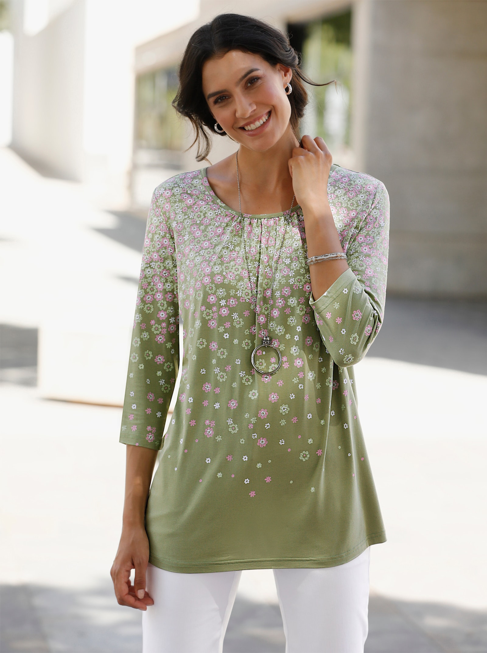 Tuniekshirt in verlooplook - rietgroen/lichtrose bedrukt