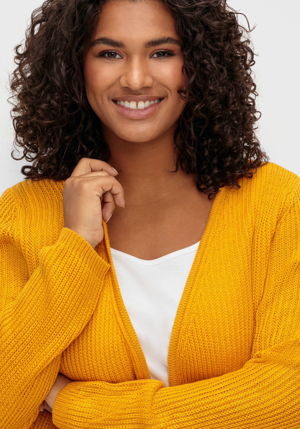 Strickjacke mit gerippten Abschlüssen - ocker