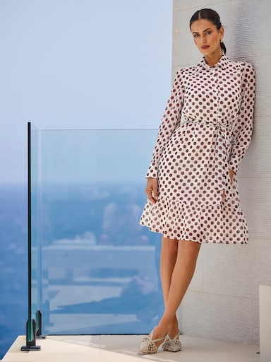 heine Chiffonkleid mit abnehmbarem Gürtel - ecru-schoko-getupft