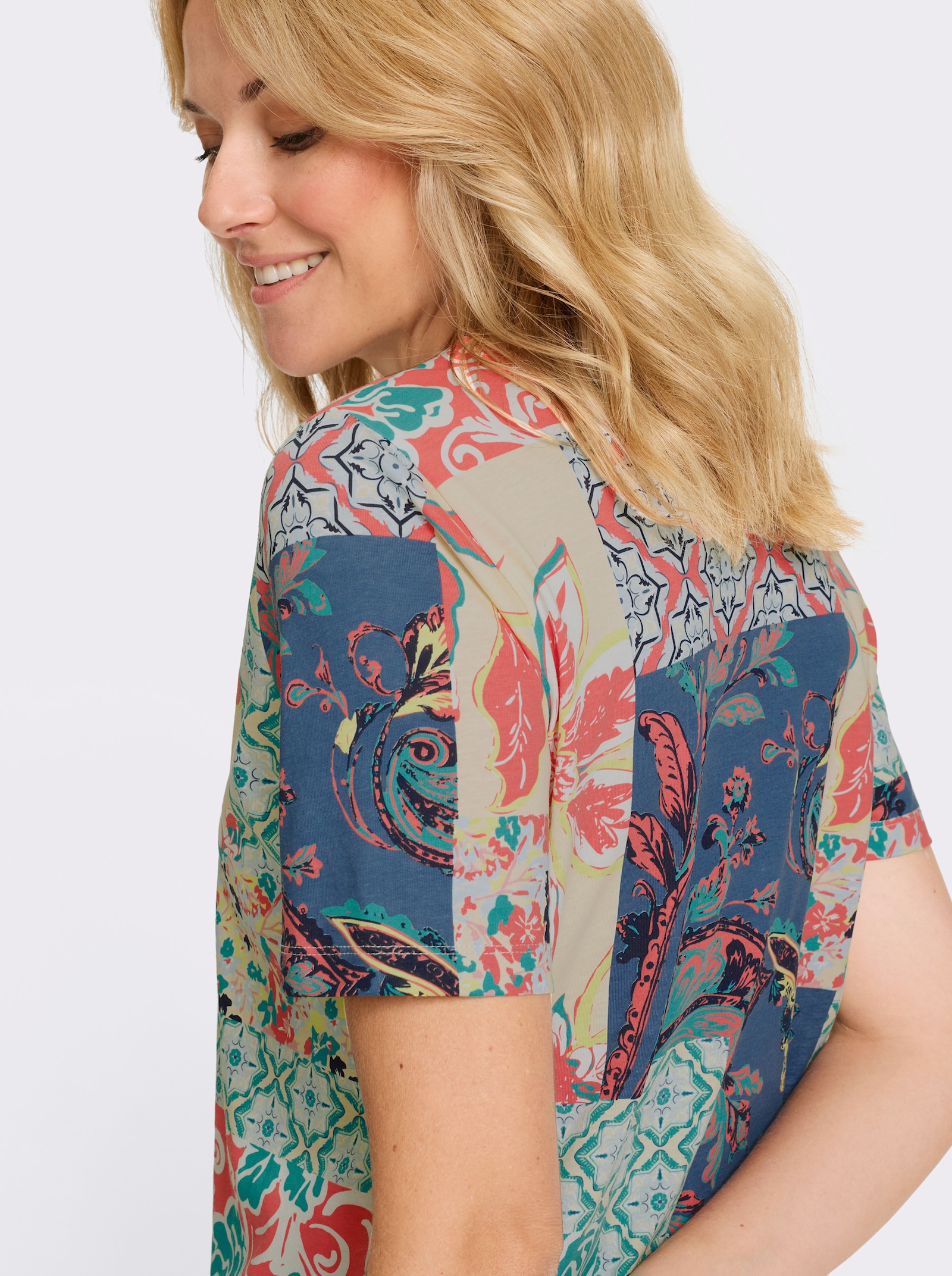 Kurzarmshirt im Patch-Dessin - grapefruit-jeansblau-bedruckt