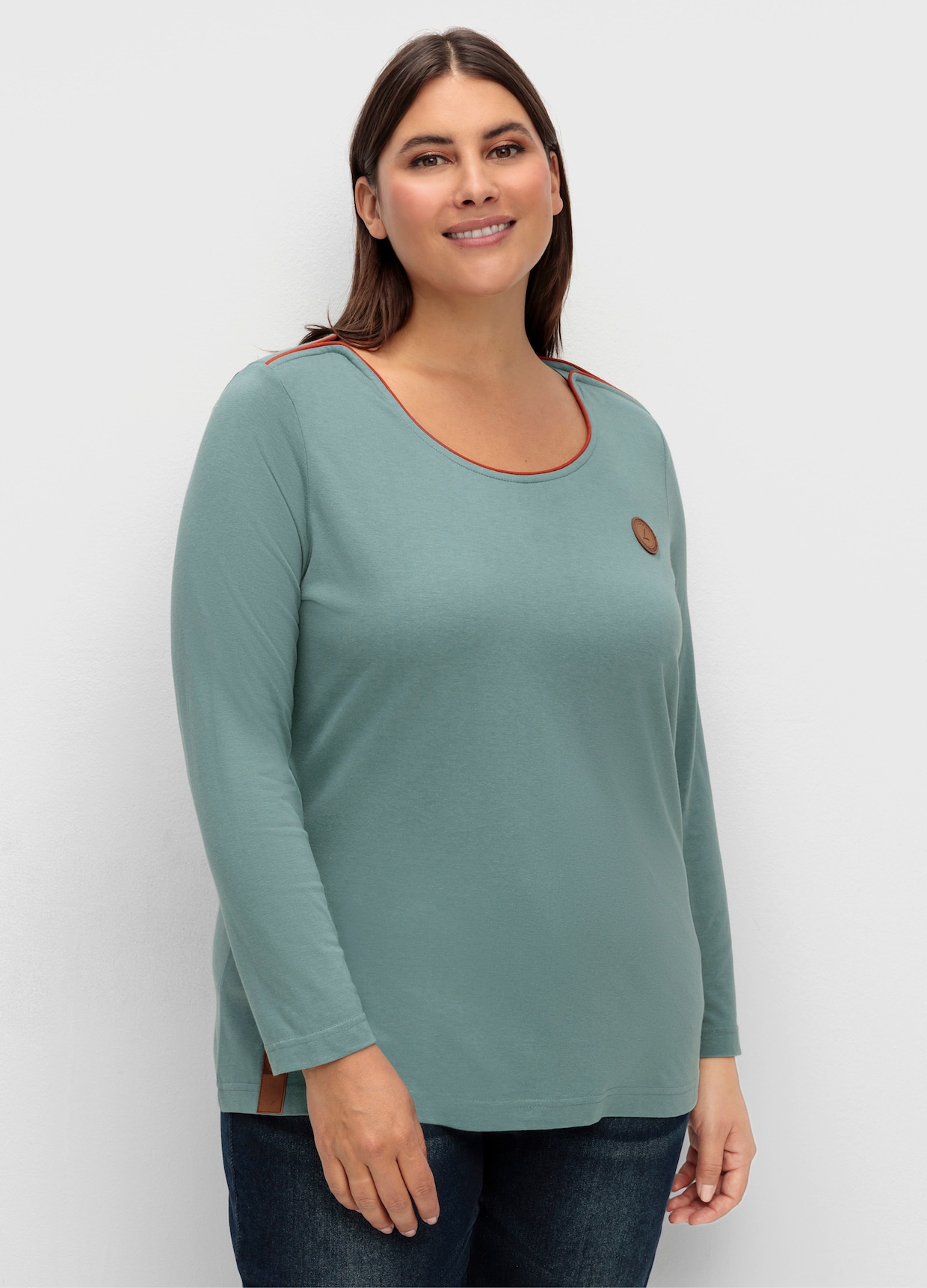 Langarmshirt mit Lederimitat-Emblem - jade