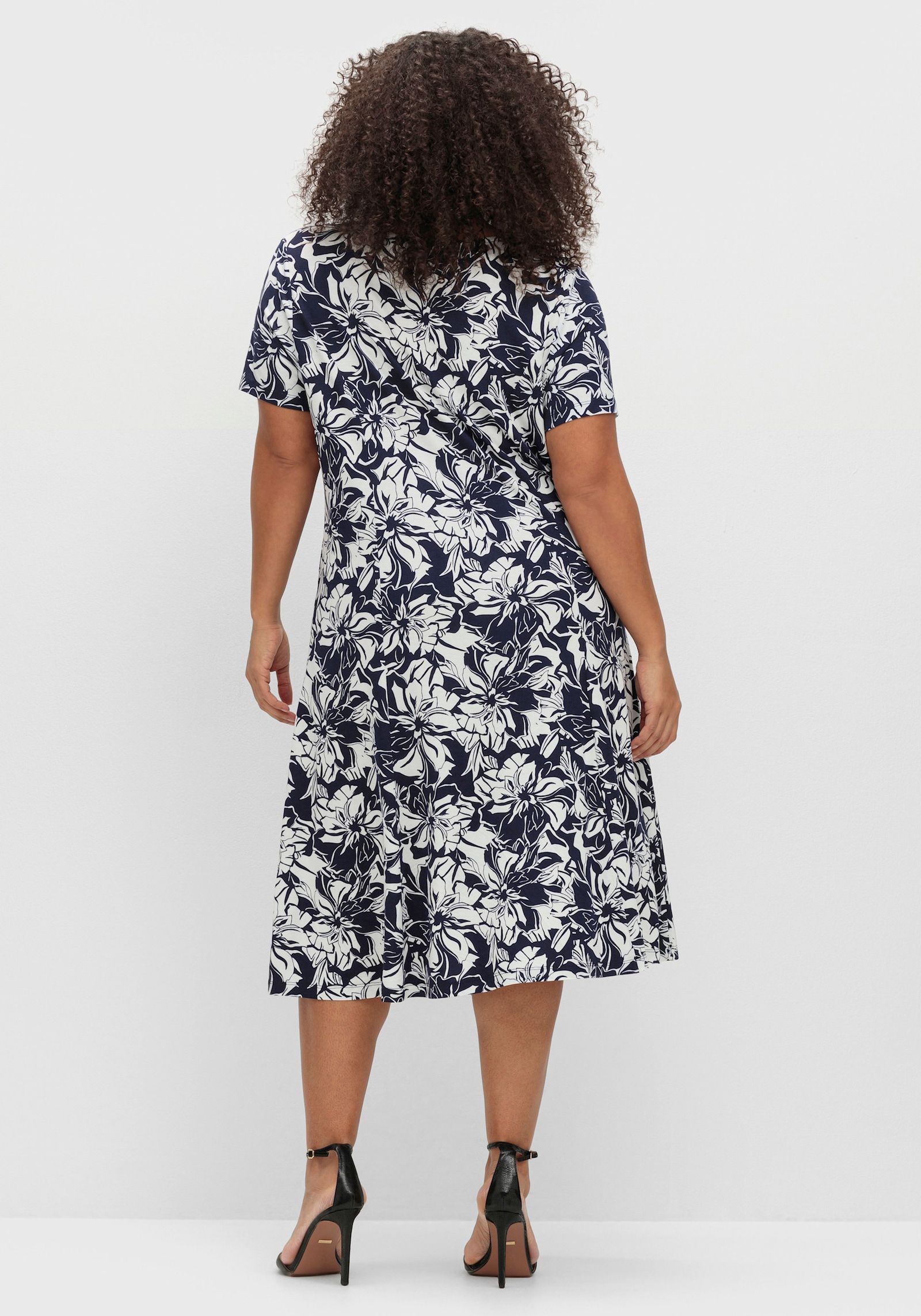 Jerseykleid in leicht ausgestellter Form - marine-ecru-bedruckt