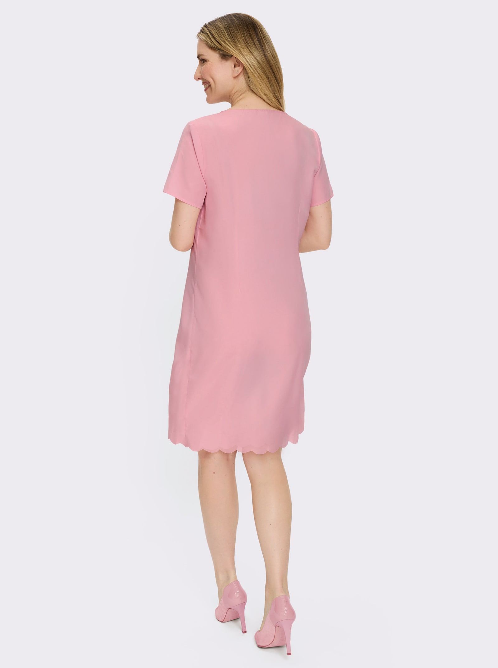 Stufenkleid mit Wellenkanten vorne - hortensie