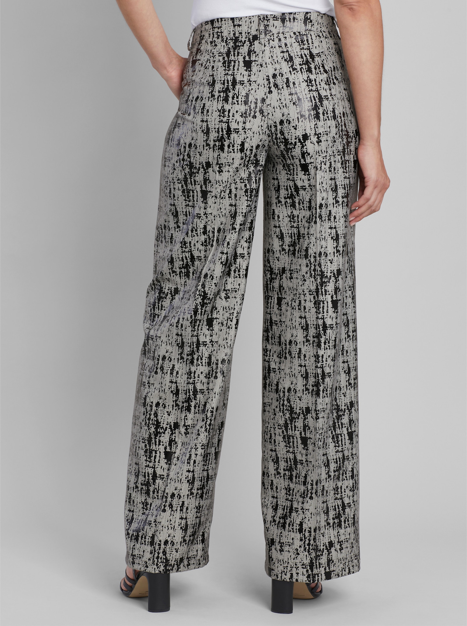 heine Druckhose mit weitem Bein - grau-schwarz-bedruckt