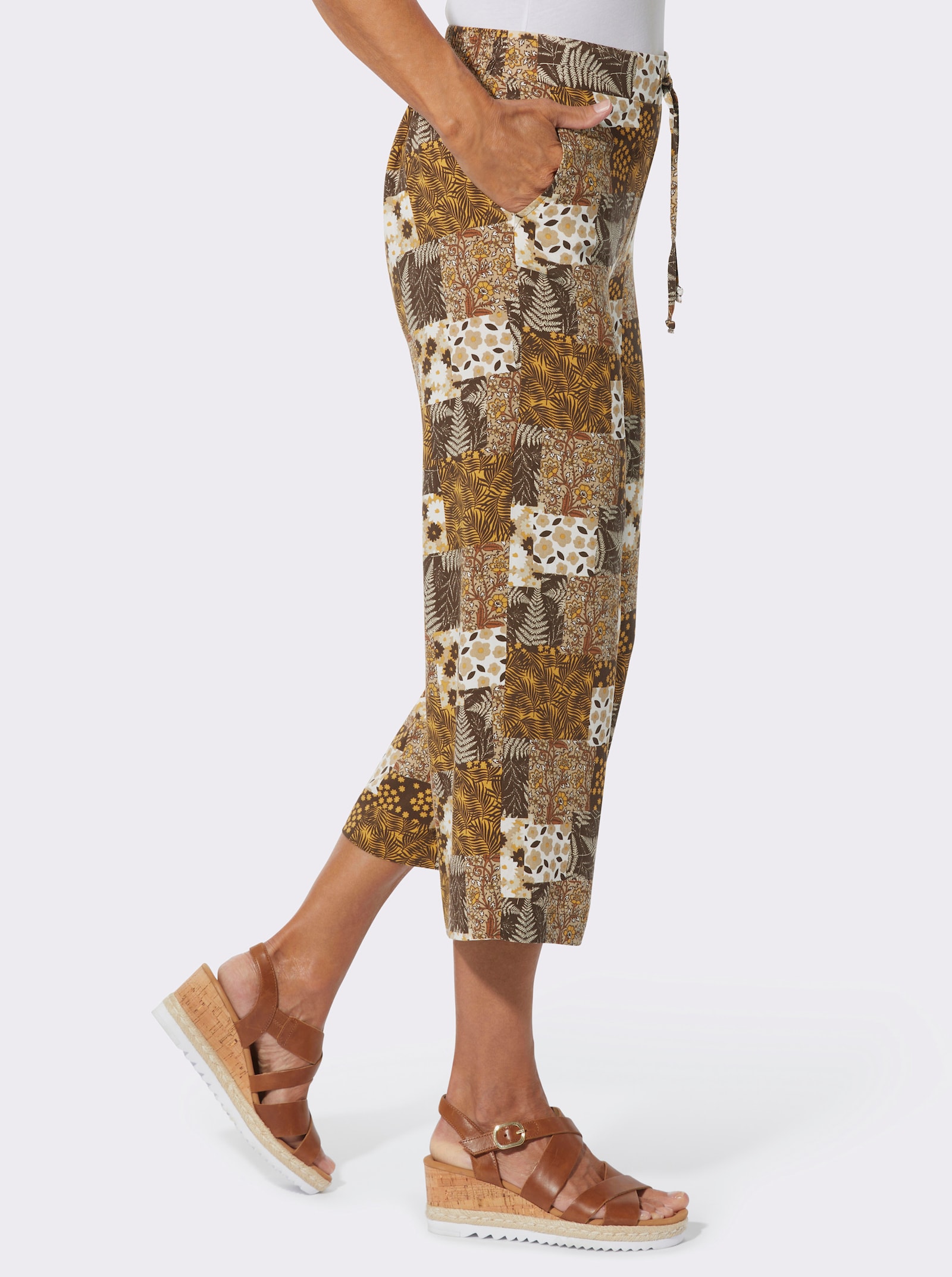 Schlupfhose mit seitlichen Taschen - sand-schoko-bedruckt