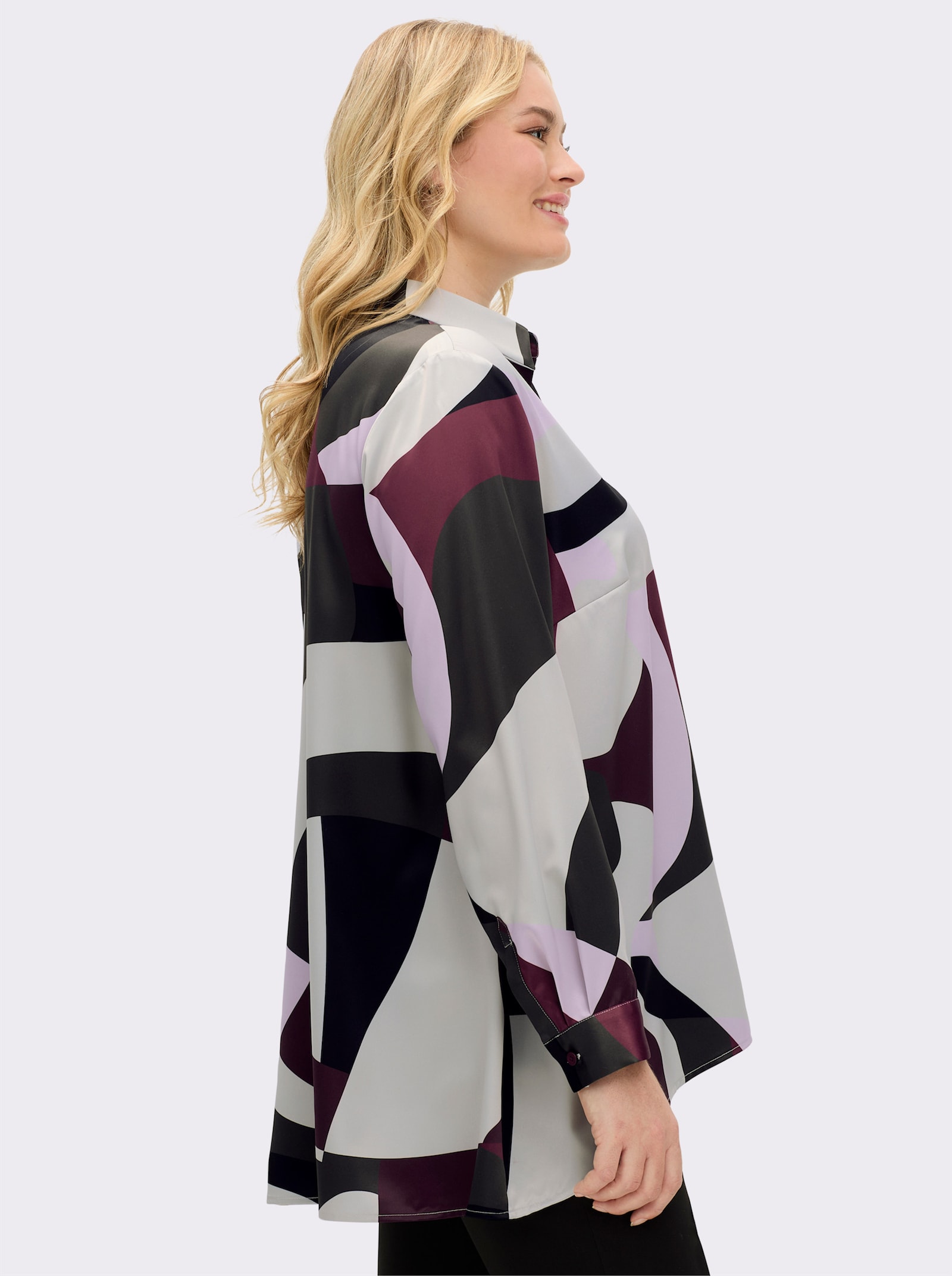 sheego Druckbluse in A-Linie, mit vorn verkürztem Saum - bordeaux-bedruckt