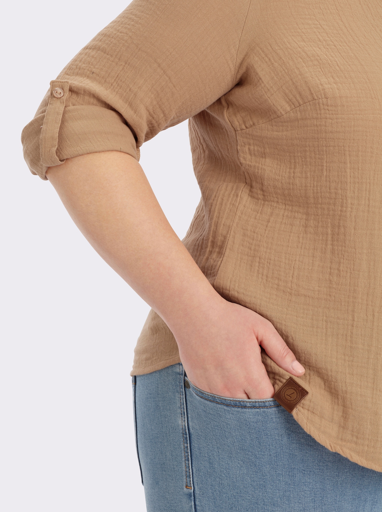 Baumwollbluse mit krempelbaren Ärmeln - camel