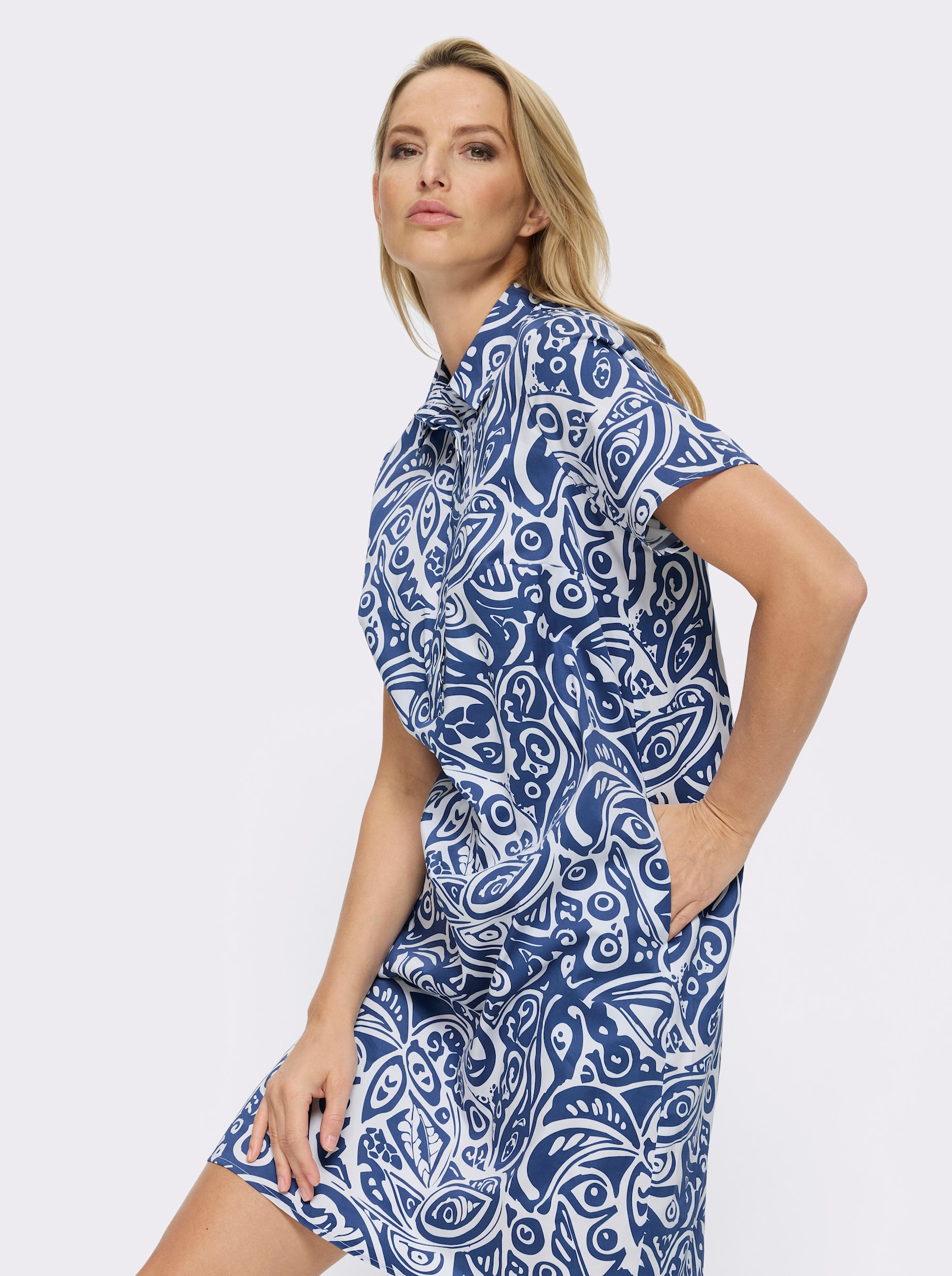 heine Blusenkleid mit grafischem Muster - royalblau-ecru-bedruckt